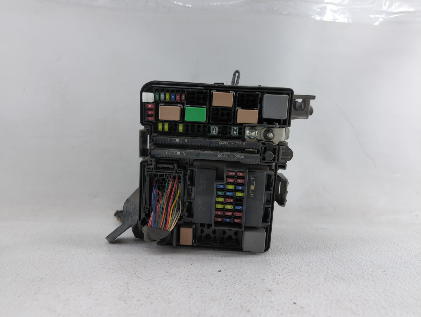 2015 Hyundai Sonata Fusebox Fuse Box Panel Relay Module P/N:6423-0102-7 Fits OEM Used Auto Parts - Oemusedautoparts1.com