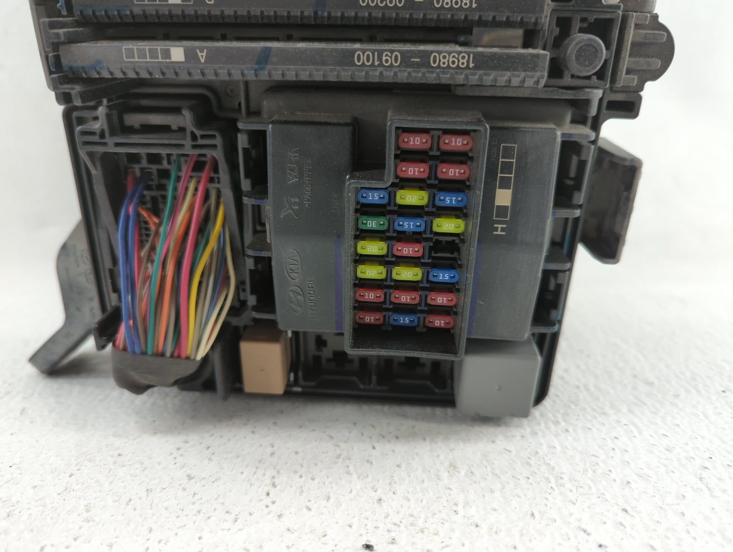 2015 Hyundai Sonata Fusebox Fuse Box Panel Relay Module P/N:6423-0102-7 Fits OEM Used Auto Parts - Oemusedautoparts1.com
