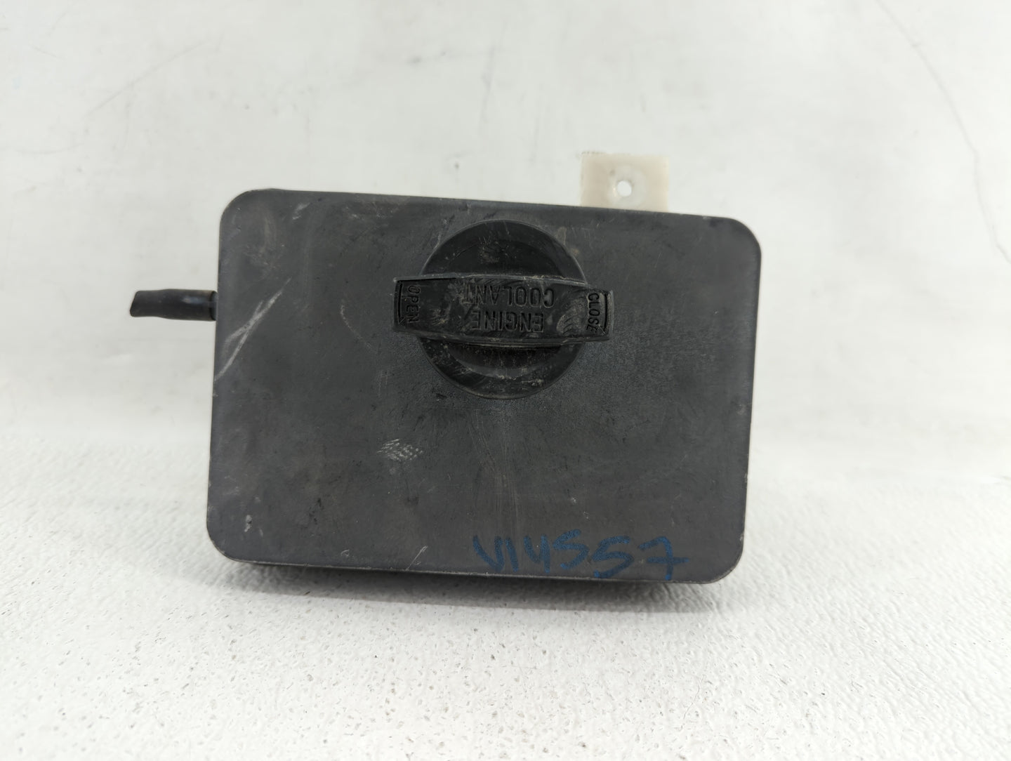 2015-2019 Hyundai Sonata Radiator Coolant Overflow Expansion Tank Bottle - Oemusedautoparts1.com