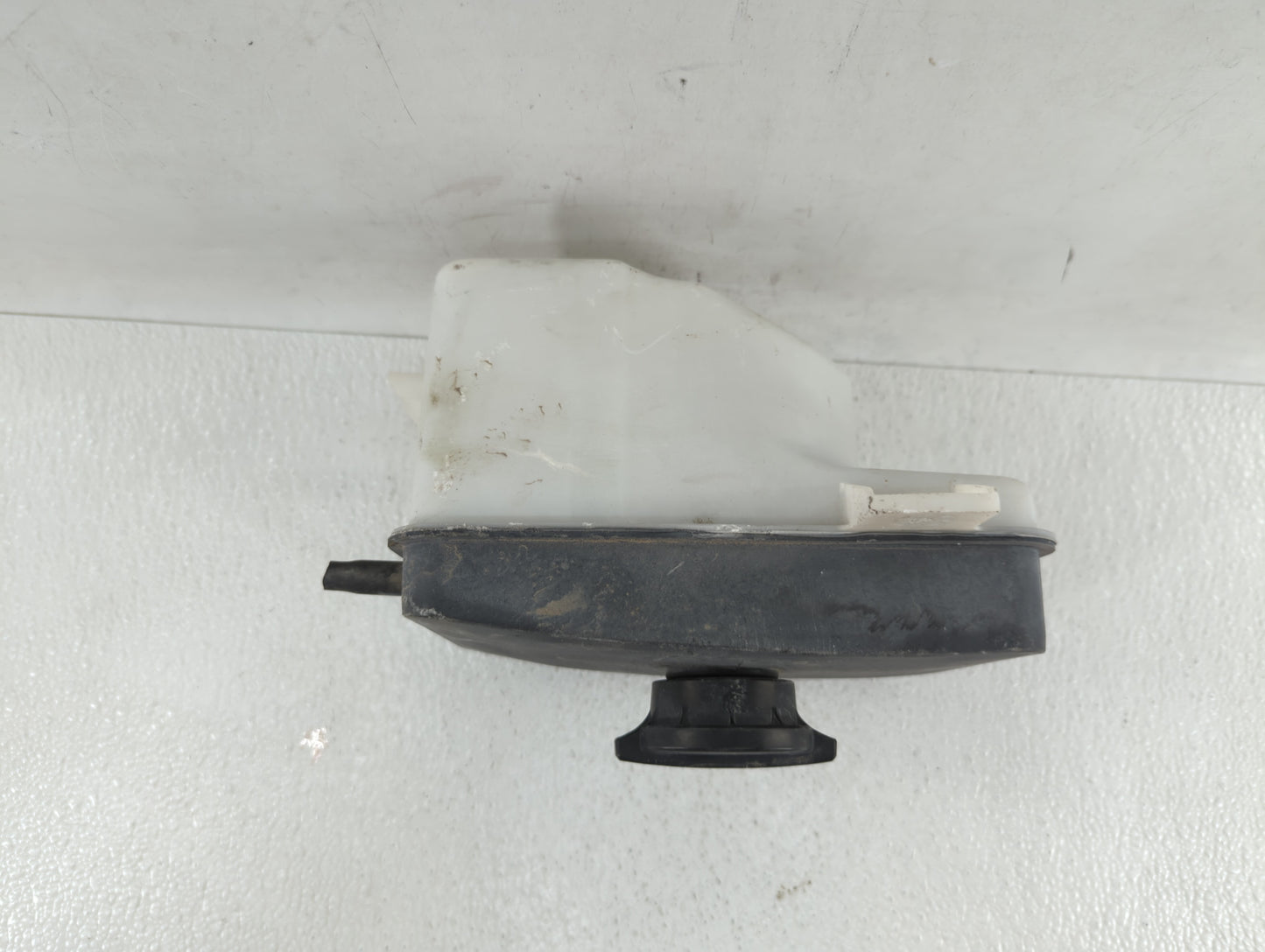 2015-2019 Hyundai Sonata Radiator Coolant Overflow Expansion Tank Bottle - Oemusedautoparts1.com