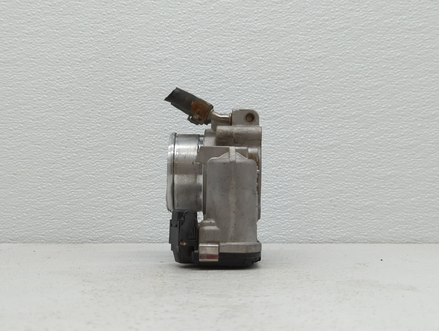 2015-2019 Hyundai Sonata Throttle Body P/N:35100-2G610 Fits Fits 2015 2016 2017 2018 2019 OEM Used Auto Parts - Oemusedautop