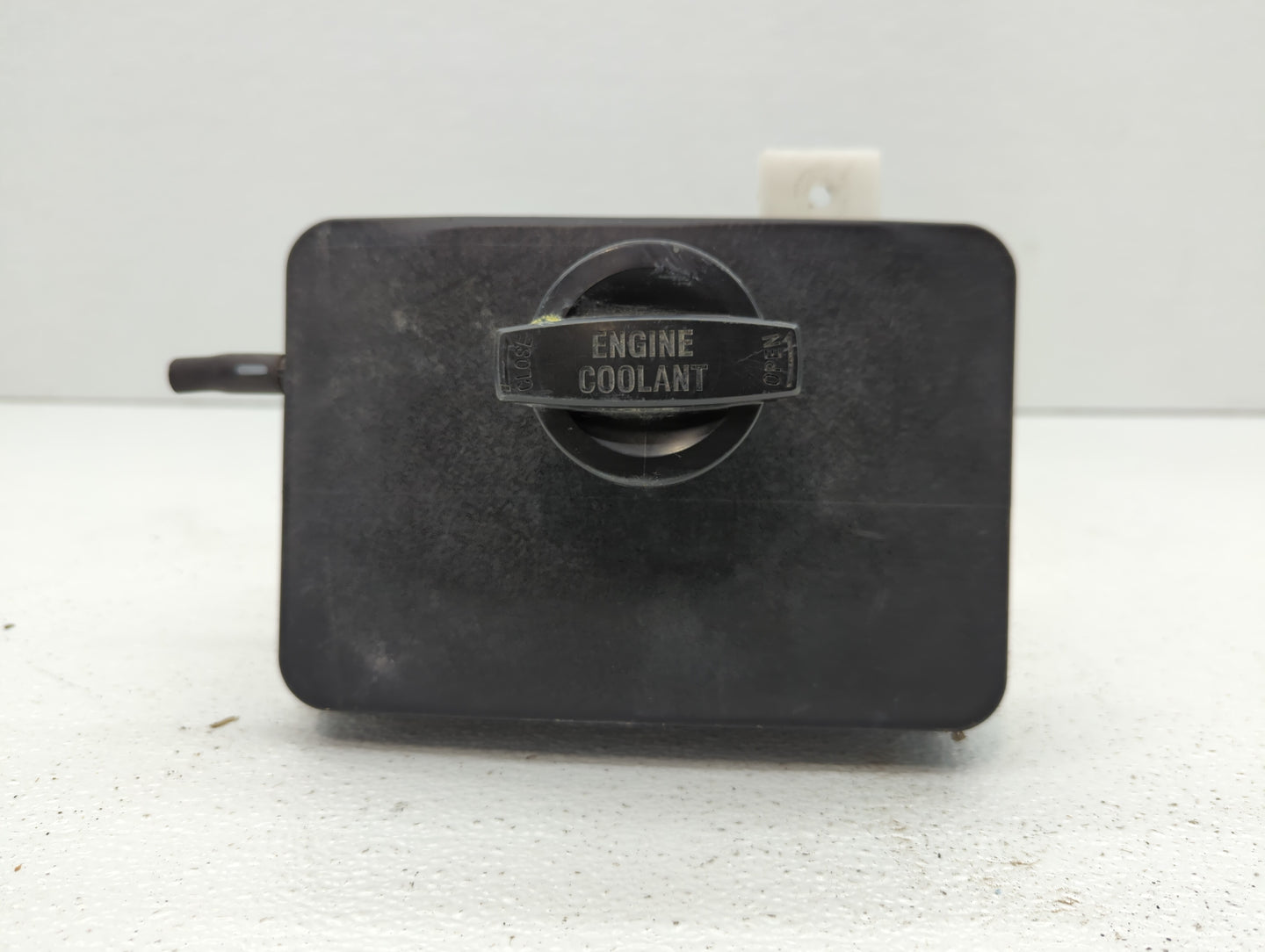 2015-2019 Hyundai Sonata Radiator Coolant Overflow Expansion Tank Bottle - Oemusedautoparts1.com