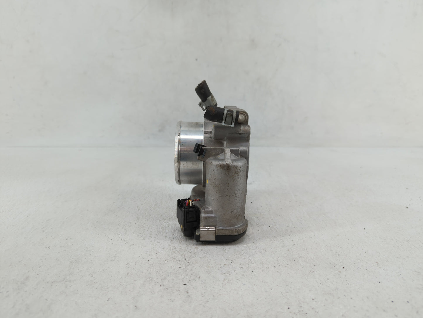2015-2019 Hyundai Sonata Throttle Body P/N:35100-2G600 Fits Fits 2015 2016 2017 2018 2019 OEM Used Auto Parts - Oemusedautop