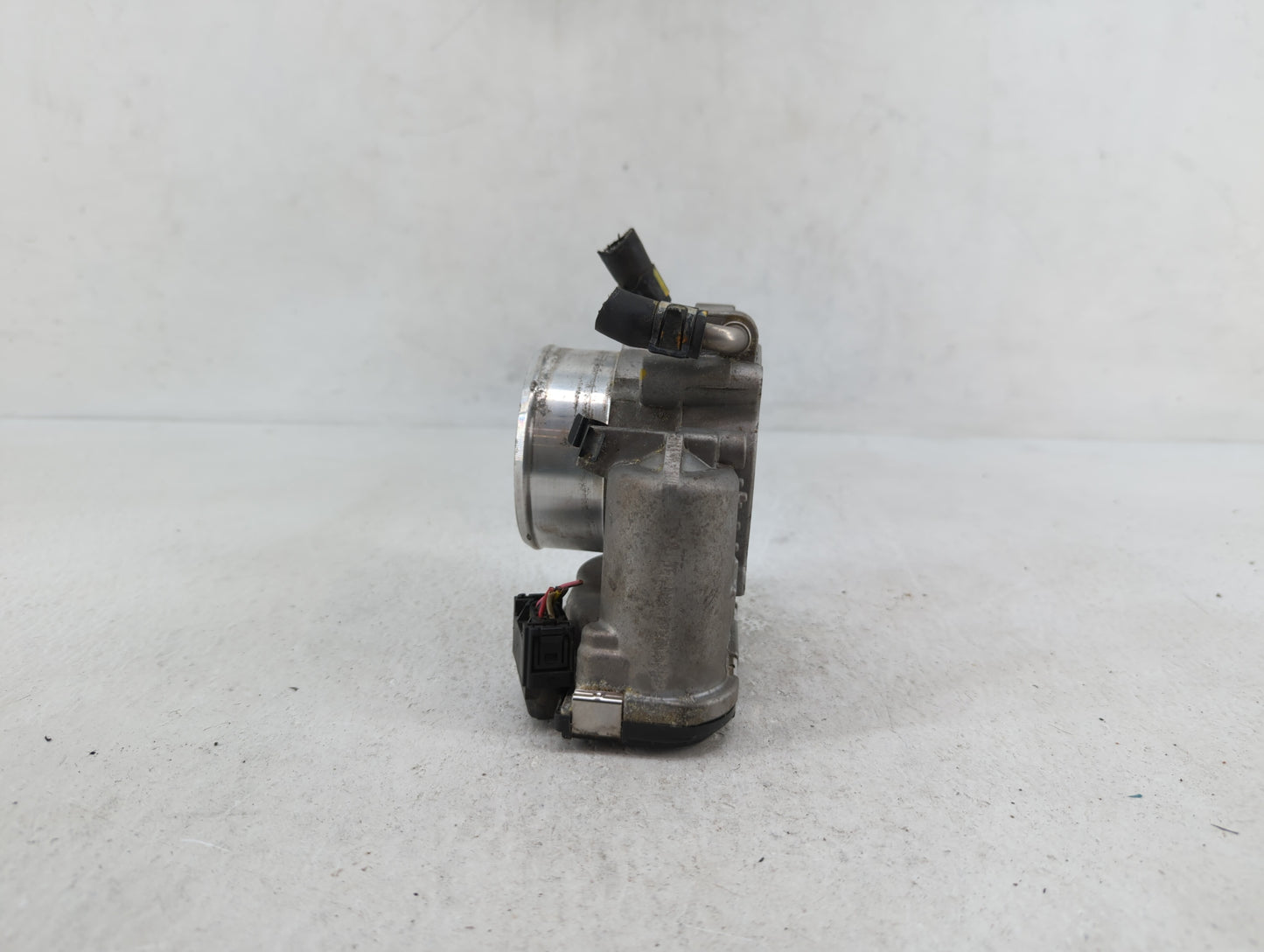 2015-2019 Hyundai Sonata Throttle Body P/N:35100-2G600 Fits Fits 2015 2016 2017 2018 2019 OEM Used Auto Parts - Oemusedautop