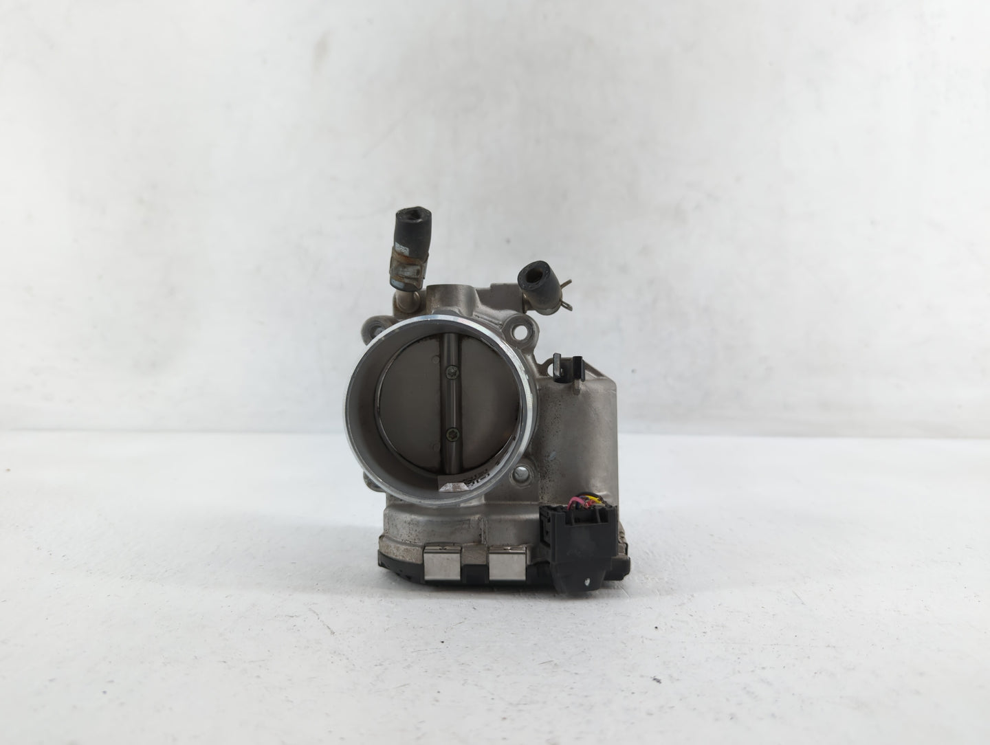 2015-2019 Hyundai Sonata Throttle Body P/N:35100-2G600 Fits Fits 2015 2016 2017 2018 2019 2020 2021 OEM Used Auto Parts - Oe