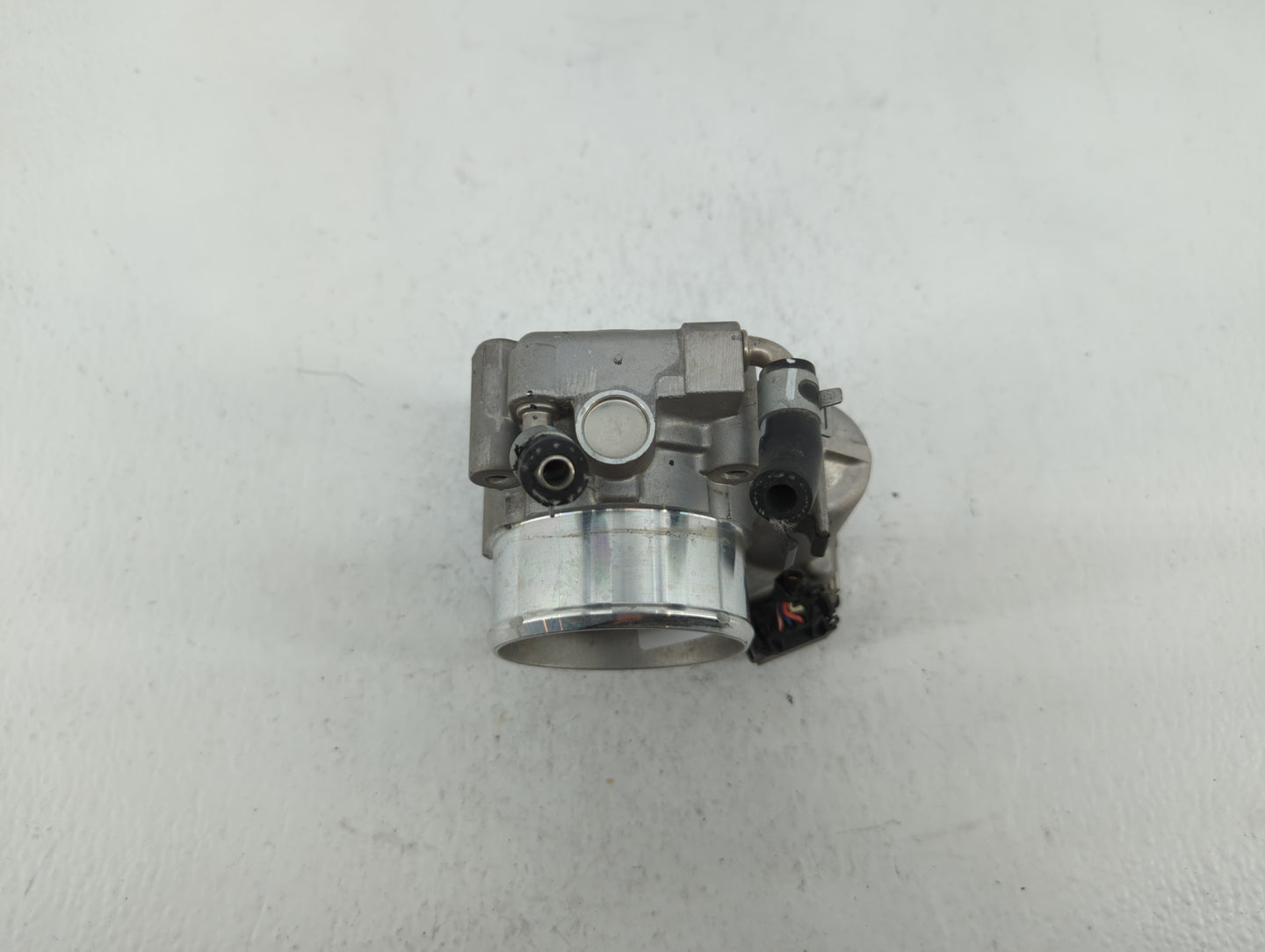 2015-2019 Hyundai Sonata Throttle Body P/N:35100-2G600 Fits Fits 2015 2016 2017 2018 2019 2020 2021 OEM Used Auto Parts - Oe