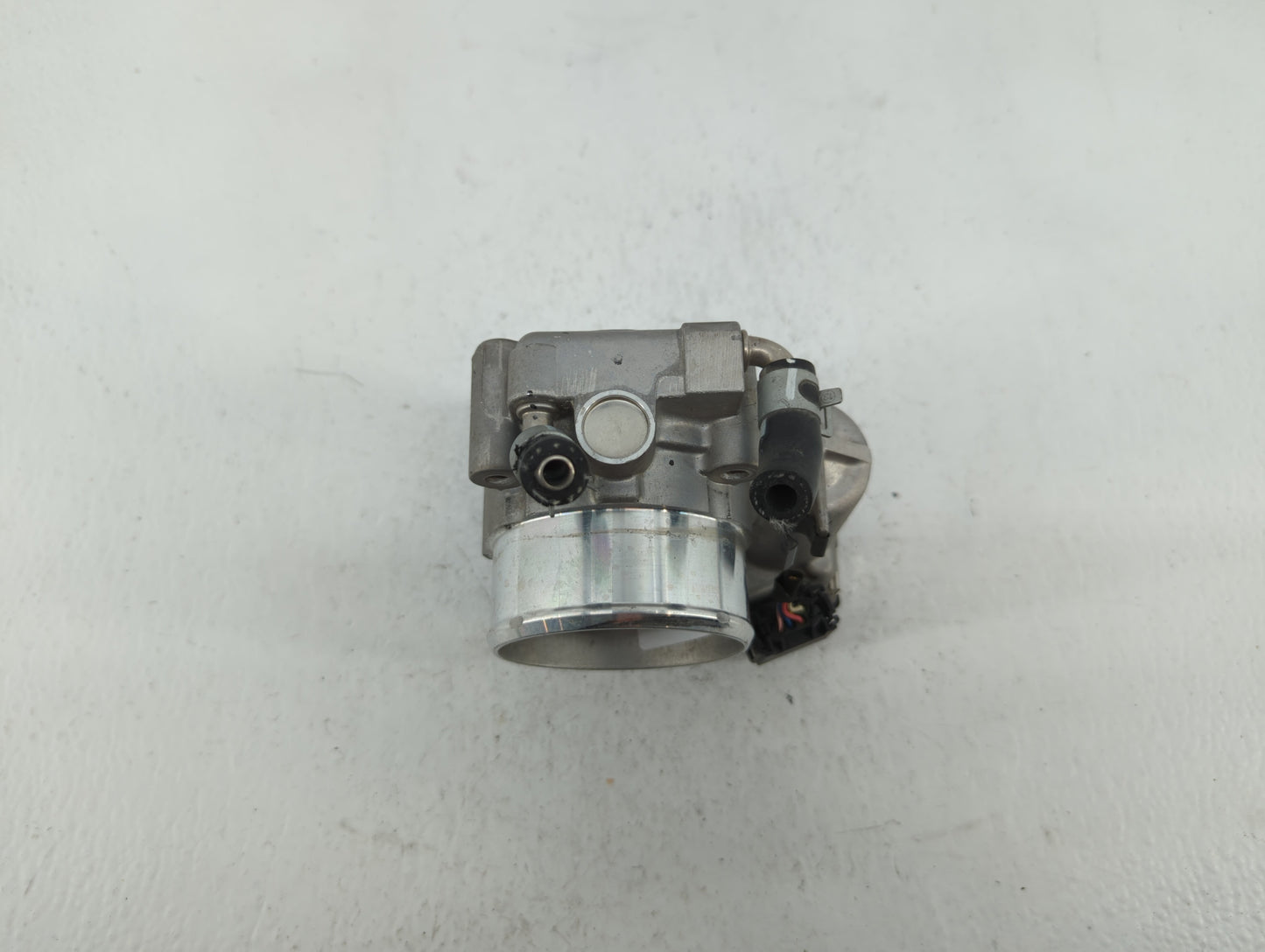 2015-2019 Hyundai Sonata Throttle Body P/N:35100-2G600 Fits Fits 2015 2016 2017 2018 2019 2020 2021 OEM Used Auto Parts - Oe