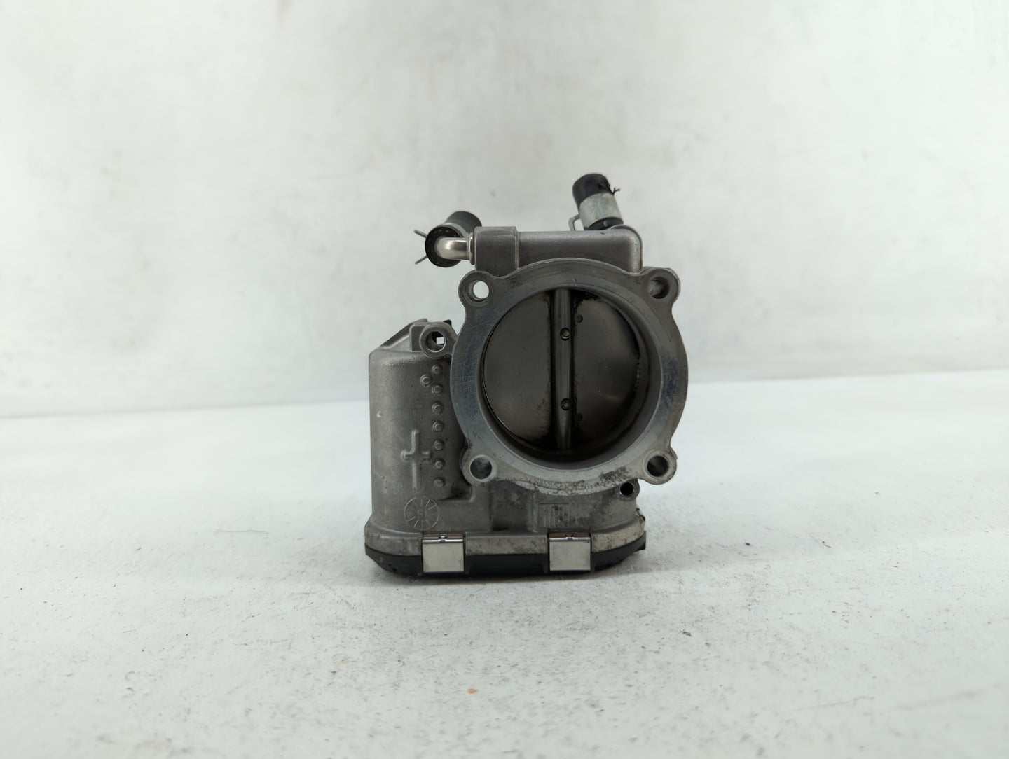 2015-2019 Hyundai Sonata Throttle Body P/N:35100-2G600 Fits Fits 2015 2016 2017 2018 2019 2020 2021 OEM Used Auto Parts - Oe