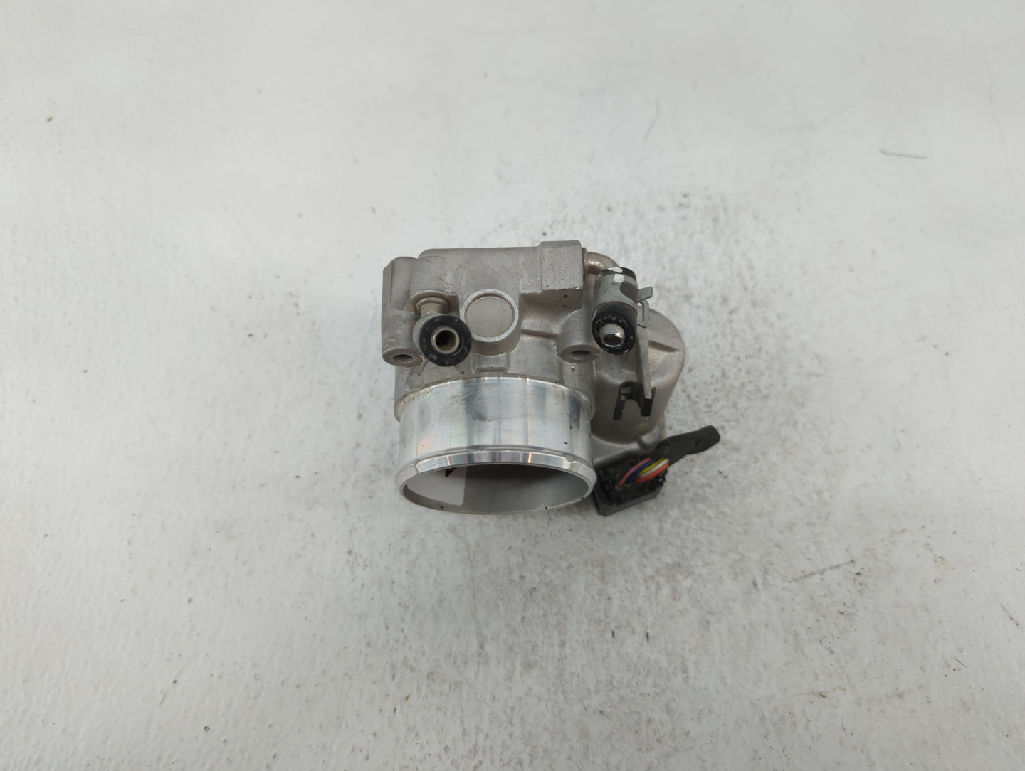 2015-2019 Hyundai Sonata Throttle Body P/N:35100-2G600 Fits Fits 2015 2016 2017 2018 2019 2020 2021 OEM Used Auto Parts - Oe
