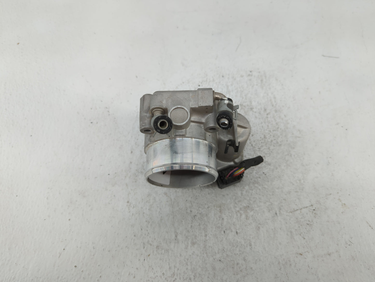 2015-2019 Hyundai Sonata Throttle Body P/N:35100-2G600 Fits Fits 2015 2016 2017 2018 2019 2020 2021 OEM Used Auto Parts - Oe