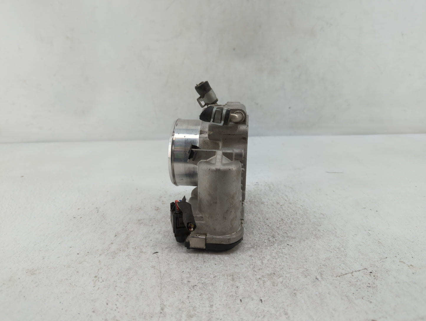 2015-2019 Hyundai Sonata Throttle Body P/N:35100-2G600 Fits Fits 2015 2016 2017 2018 2019 2020 2021 OEM Used Auto Parts - Oe