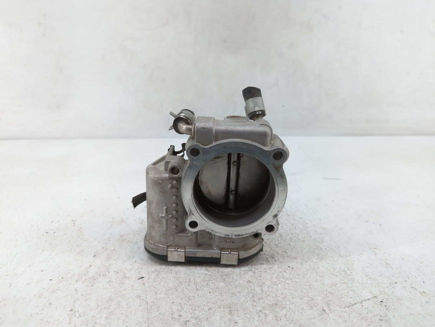 2015-2019 Hyundai Sonata Throttle Body P/N:35100-2G600 Fits Fits 2015 2016 2017 2018 2019 2020 2021 OEM Used Auto Parts - Oe