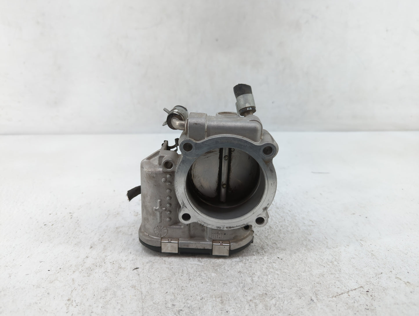 2015-2019 Hyundai Sonata Throttle Body P/N:35100-2G600 Fits Fits 2015 2016 2017 2018 2019 2020 2021 OEM Used Auto Parts - Oe