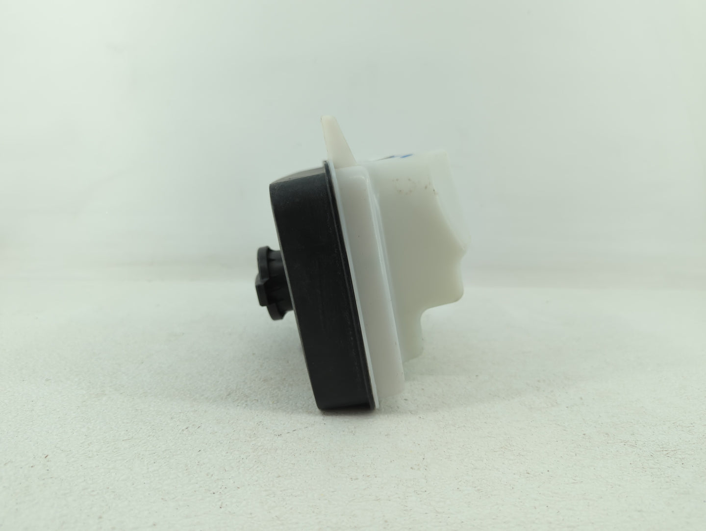 2015-2019 Hyundai Sonata Radiator Coolant Overflow Expansion Tank Bottle 414048 - Oemusedautoparts1.com