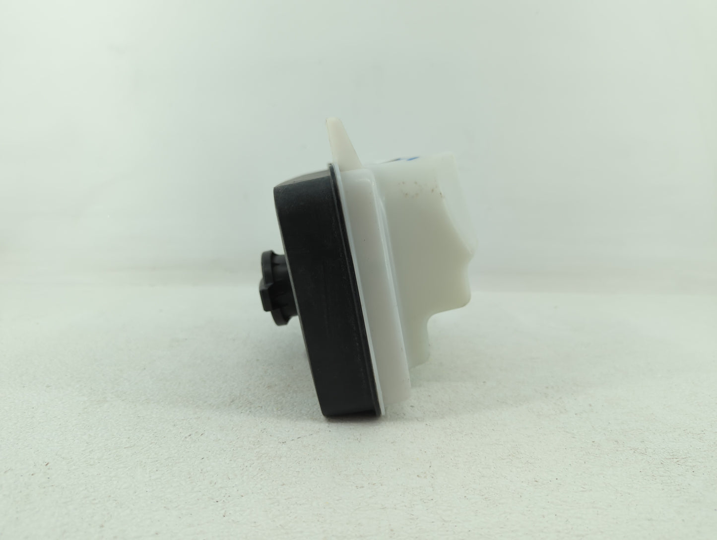 2015-2019 Hyundai Sonata Radiator Coolant Overflow Expansion Tank Bottle 414048 - Oemusedautoparts1.com