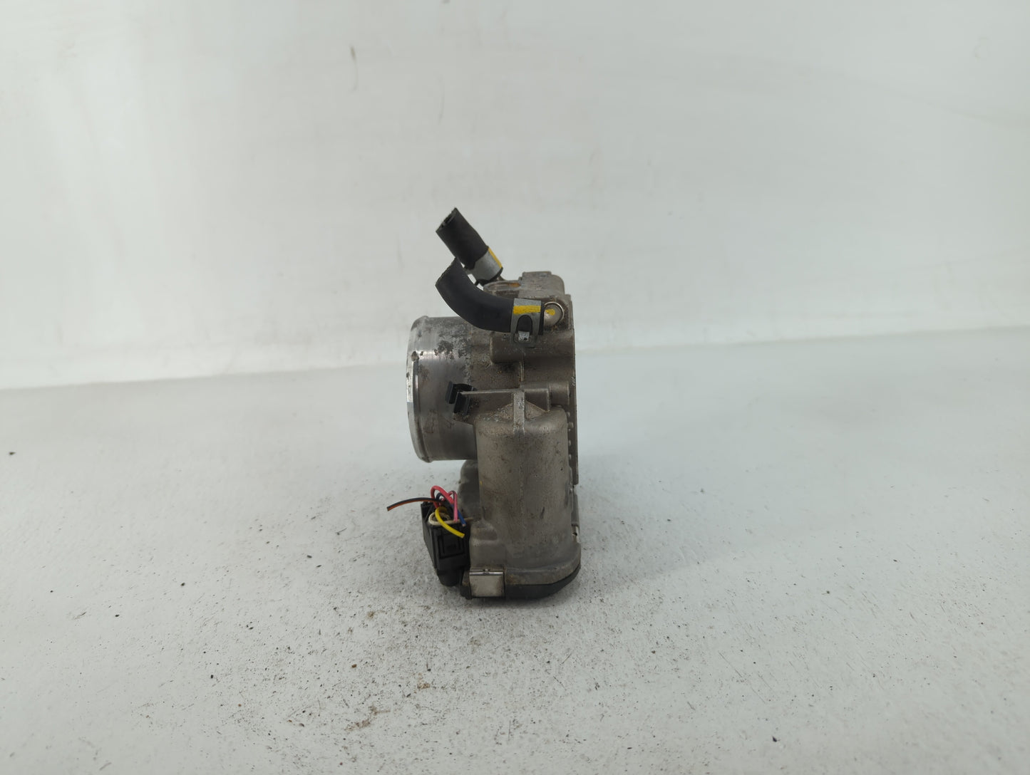 2015-2019 Hyundai Sonata Throttle Body P/N:35100-2G600 Fits Fits 2015 2016 2017 2018 2019 2020 2021 OEM Used Auto Parts - Oe