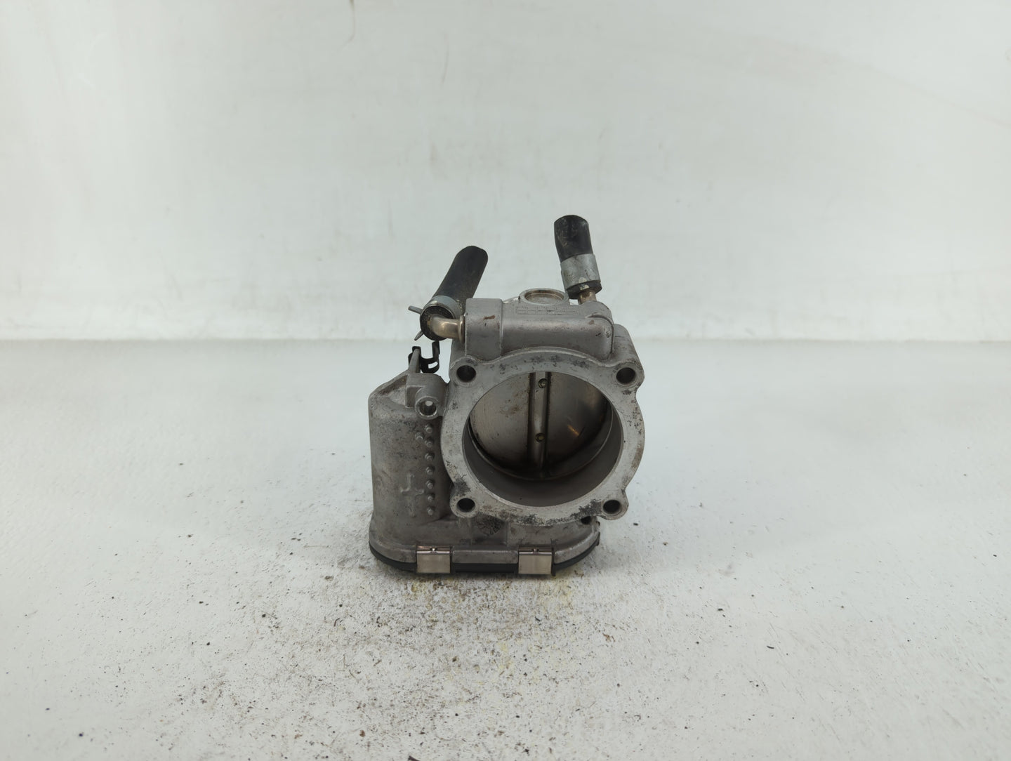 2015-2019 Hyundai Sonata Throttle Body P/N:35100-2G600 Fits Fits 2015 2016 2017 2018 2019 2020 2021 OEM Used Auto Parts - Oe
