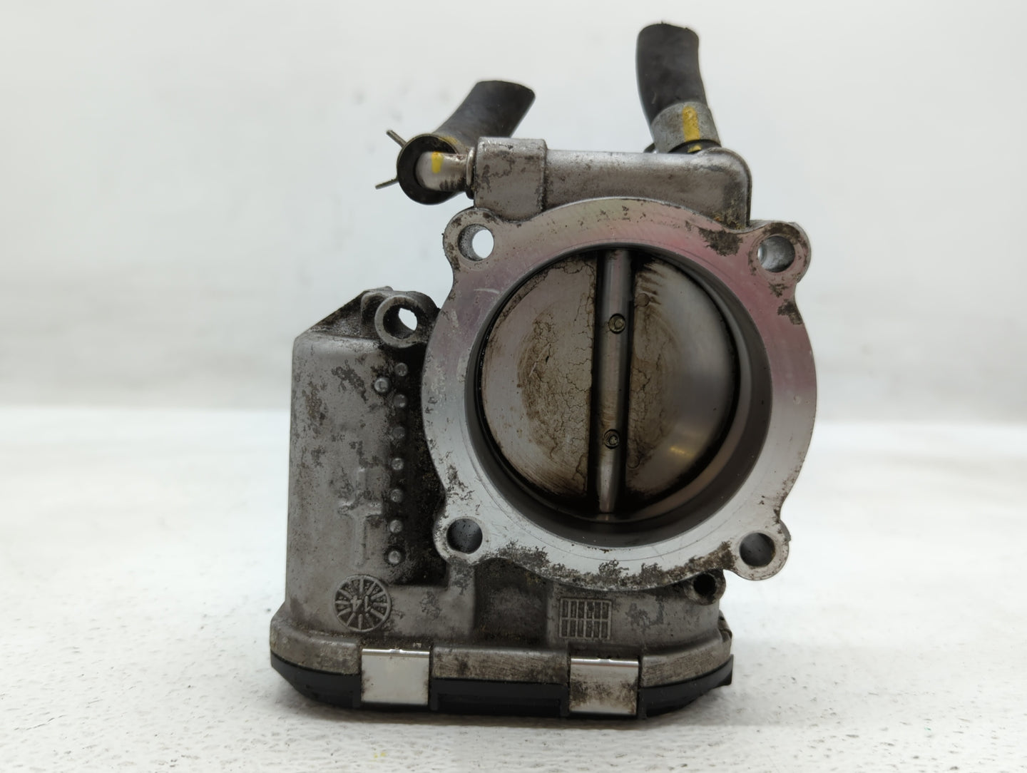 2015-2019 Hyundai Sonata Throttle Body P/N:35100-2G600 Fits Fits 2015 2016 2017 2018 2019 2020 2021 OEM Used Auto Parts - Oe