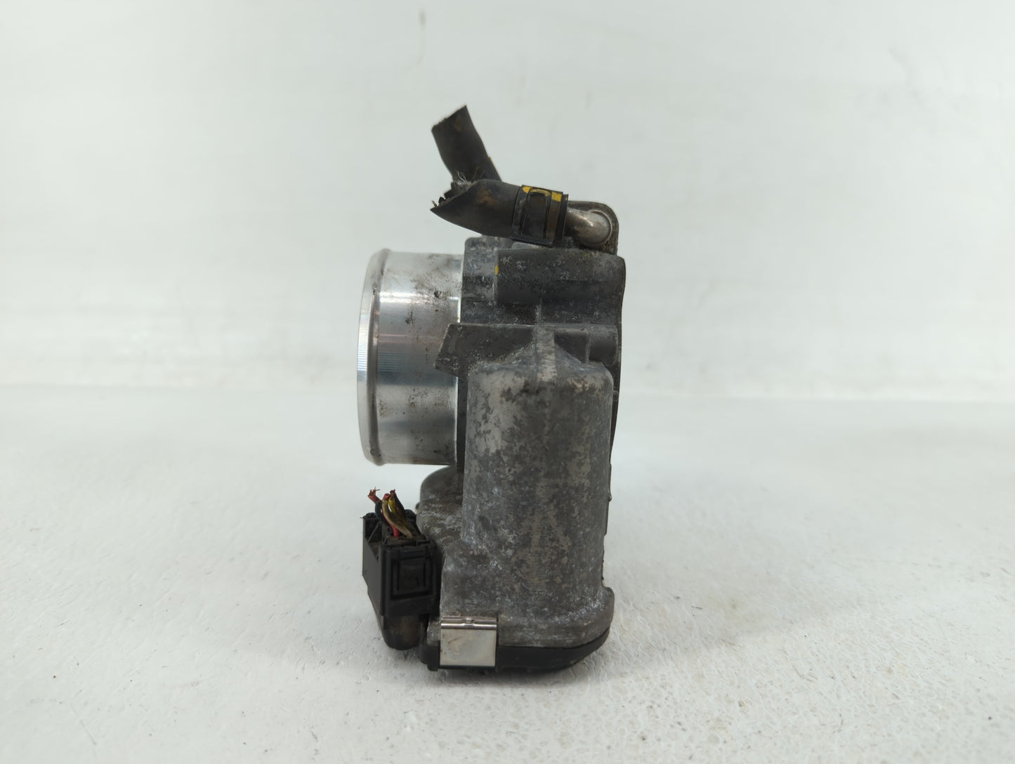 2015-2019 Hyundai Sonata Throttle Body P/N:35100-2G600 Fits Fits 2015 2016 2017 2018 2019 2020 2021 OEM Used Auto Parts - Oe