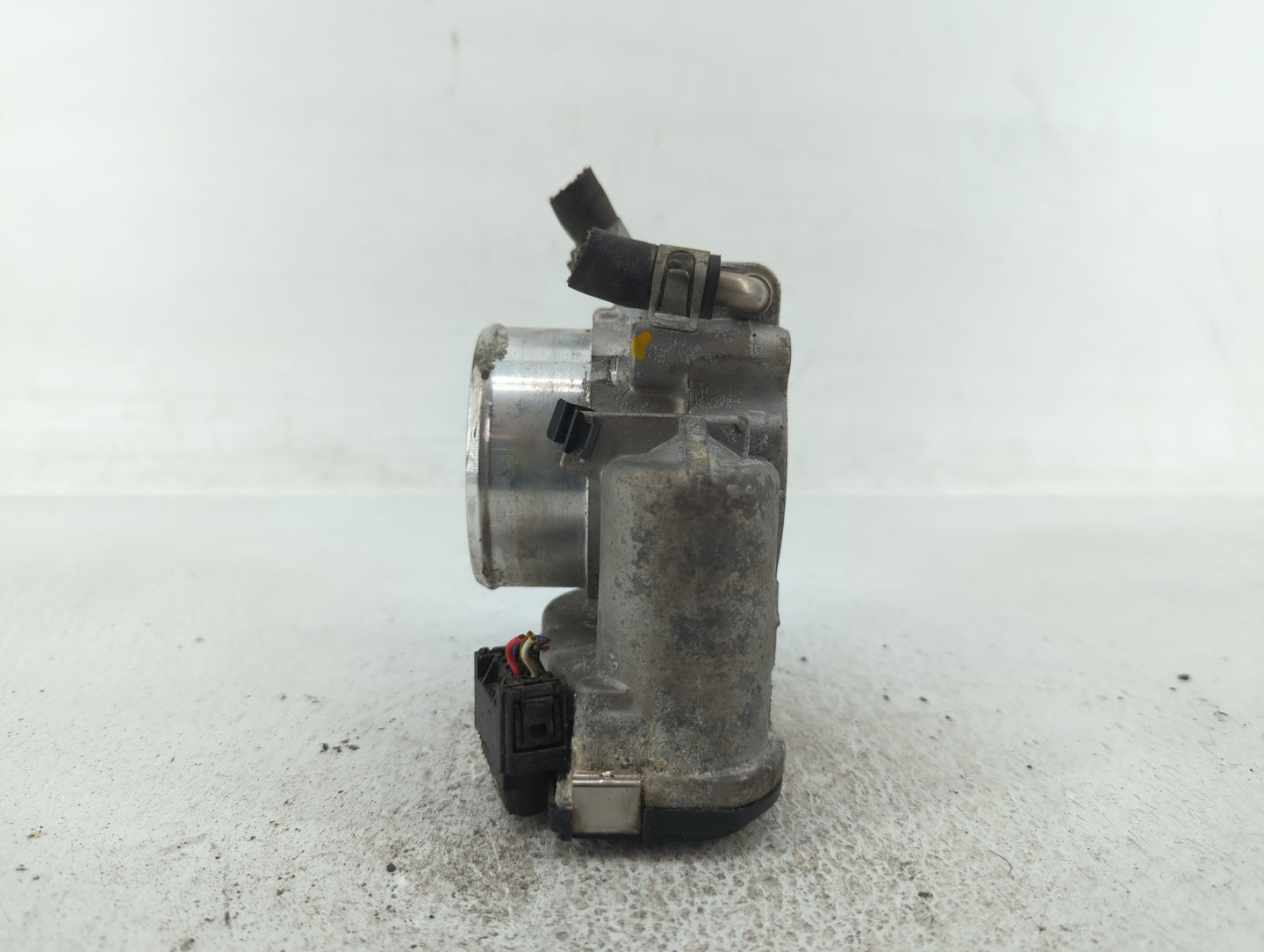 2015-2019 Hyundai Sonata Throttle Body P/N:35100-2G600 Fits Fits 2015 2016 2017 2018 2019 2020 2021 OEM Used Auto Parts - Oe