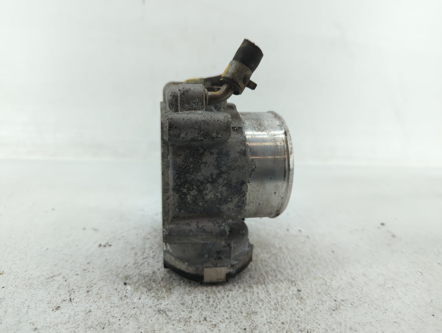 2015-2019 Hyundai Sonata Throttle Body P/N:35100-2G600 Fits Fits 2015 2016 2017 2018 2019 2020 2021 OEM Used Auto Parts - Oe
