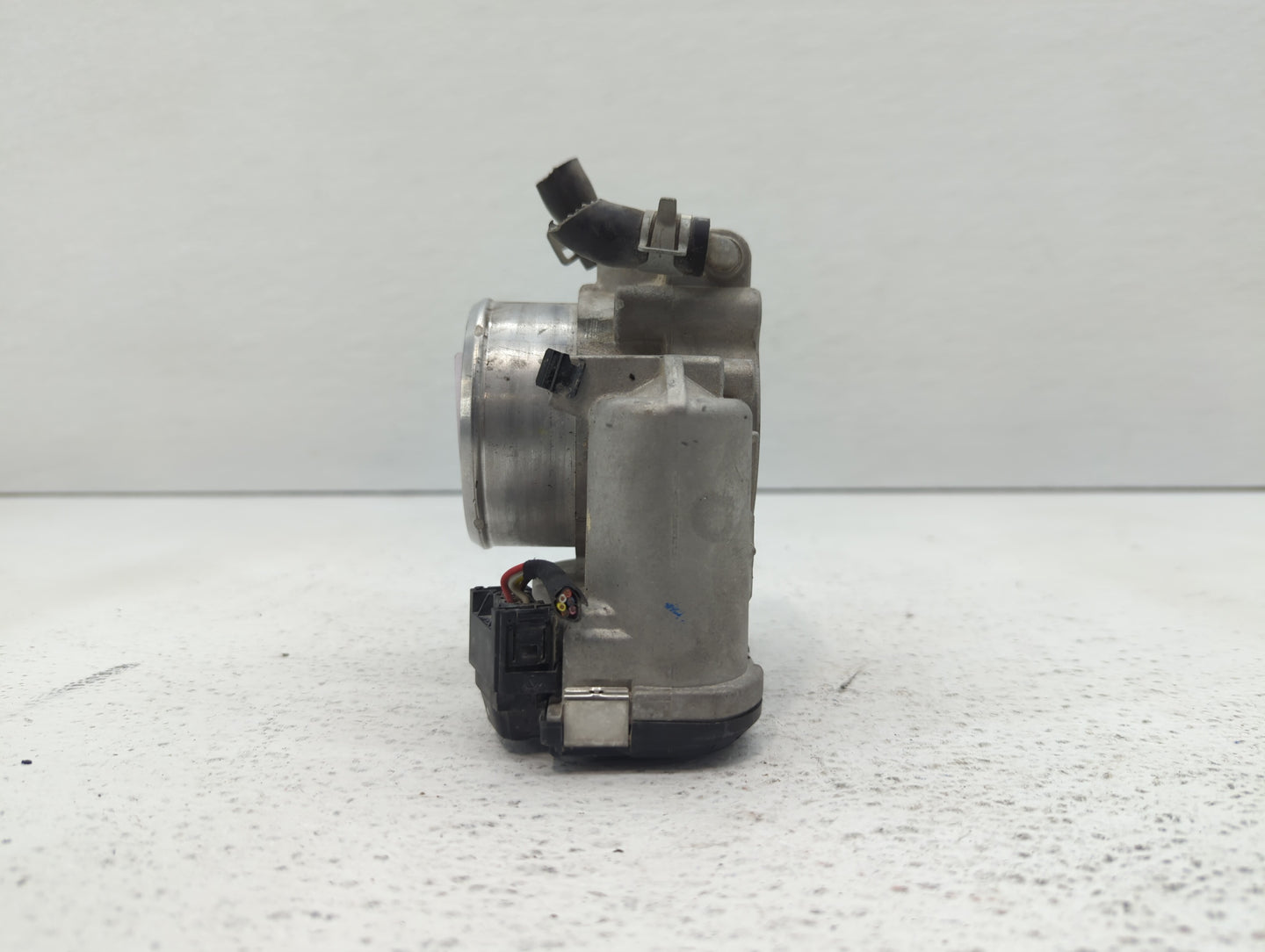 2015-2019 Hyundai Sonata Throttle Body P/N:35100-2G600 Fits Fits 2015 2016 2017 2018 2019 2020 2021 OEM Used Auto Parts - Oe