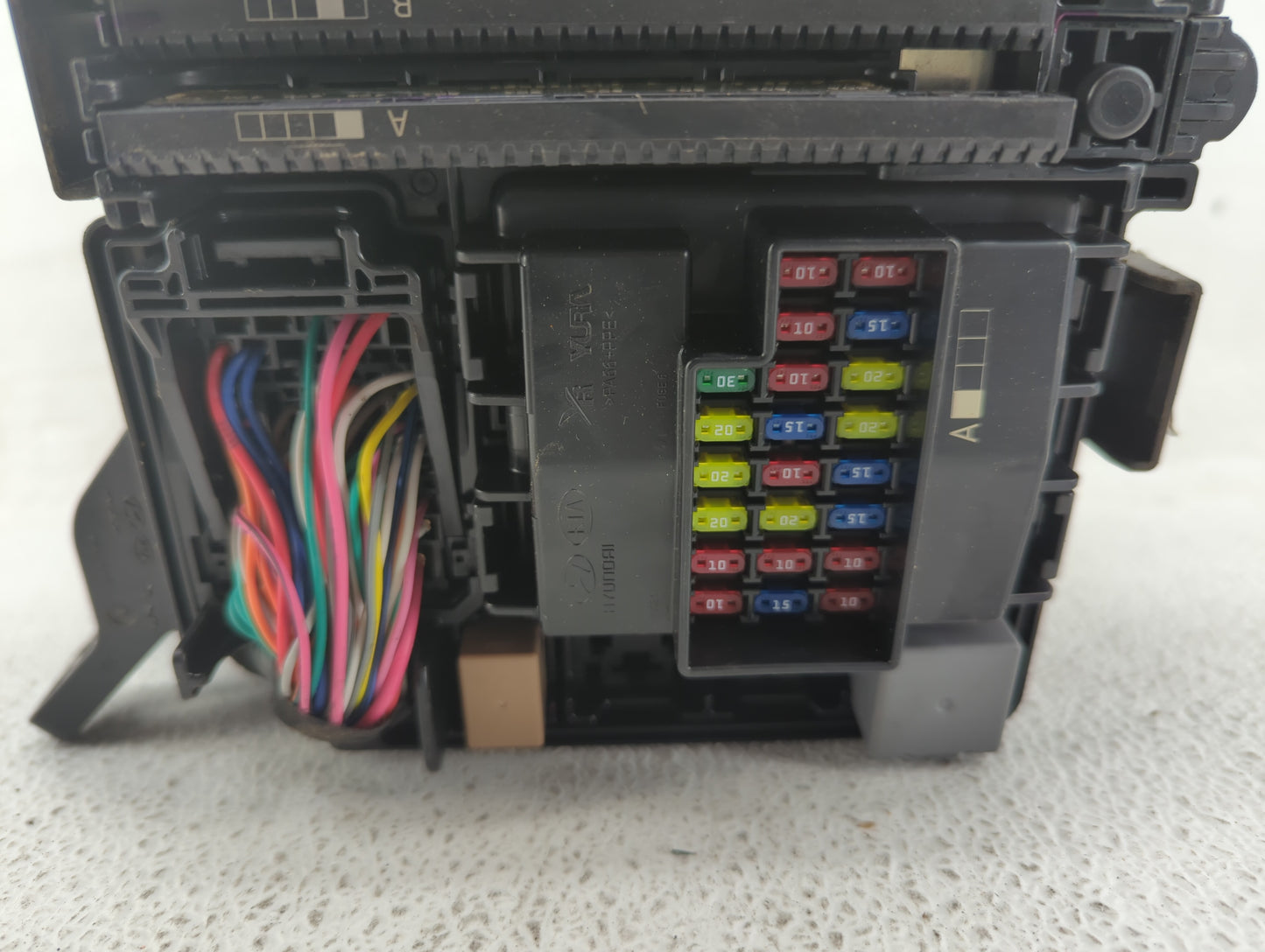 2015 Hyundai Sonata Fusebox Fuse Box Panel Relay Module P/N:6423-0102 Fits OEM Used Auto Parts - Oemusedautoparts1.com