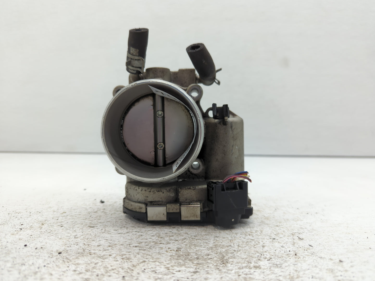 2015-2019 Hyundai Sonata Throttle Body P/N:35100-2G600 Fits Fits 2015 2016 2017 2018 2019 2020 2021 OEM Used Auto Parts - Oe