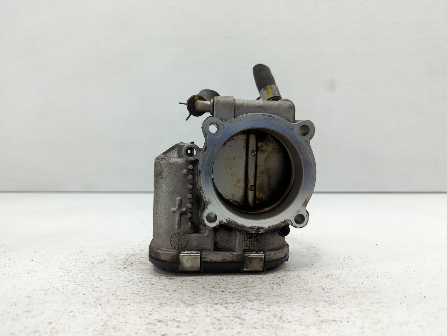 2015-2019 Hyundai Sonata Throttle Body P/N:35100-2G6000 Fits Fits 2015 2016 2017 2018 2019 2020 2021 OEM Used Auto Parts - O