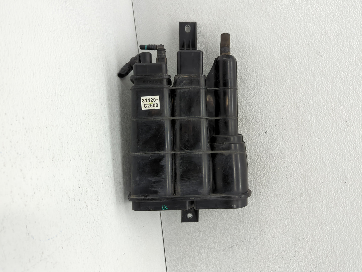 2015 Hyundai Sonata Fuel Vapor Charcoal Canister - Oemusedautoparts1.com