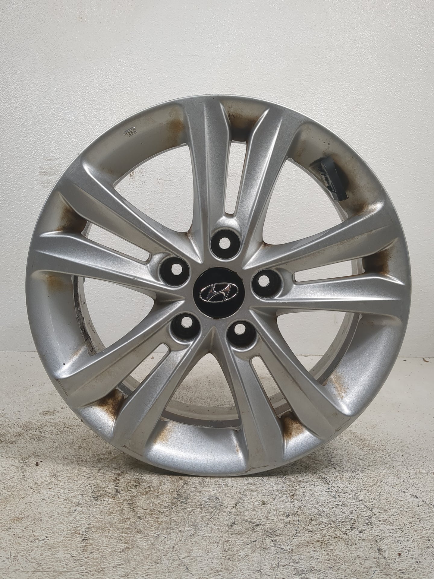 2015 Hyundai Sonata Hubcap Wheel Cover Silver - Oemusedautoparts1.com