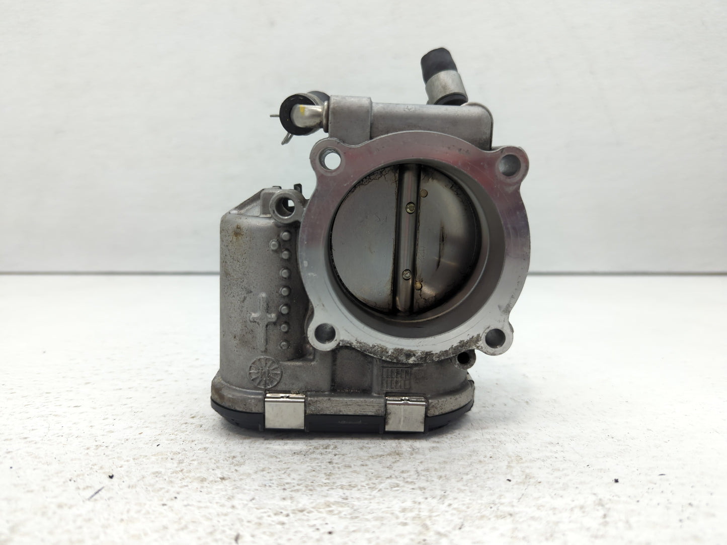 2015-2019 Hyundai Sonata Throttle Body P/N:35100-2G600 Fits Fits 2015 2016 2017 2018 2019 2020 2021 OEM Used Auto Parts - Oe
