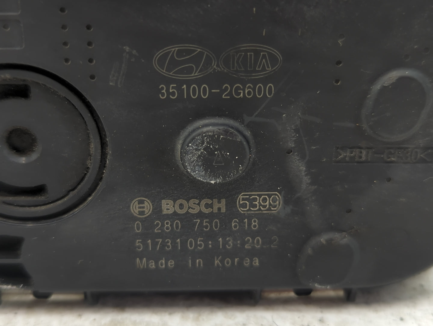 2015-2019 Hyundai Sonata Throttle Body P/N:35100-2G600 Fits Fits 2015 2016 2017 2018 2019 2020 2021 OEM Used Auto Parts - Oe