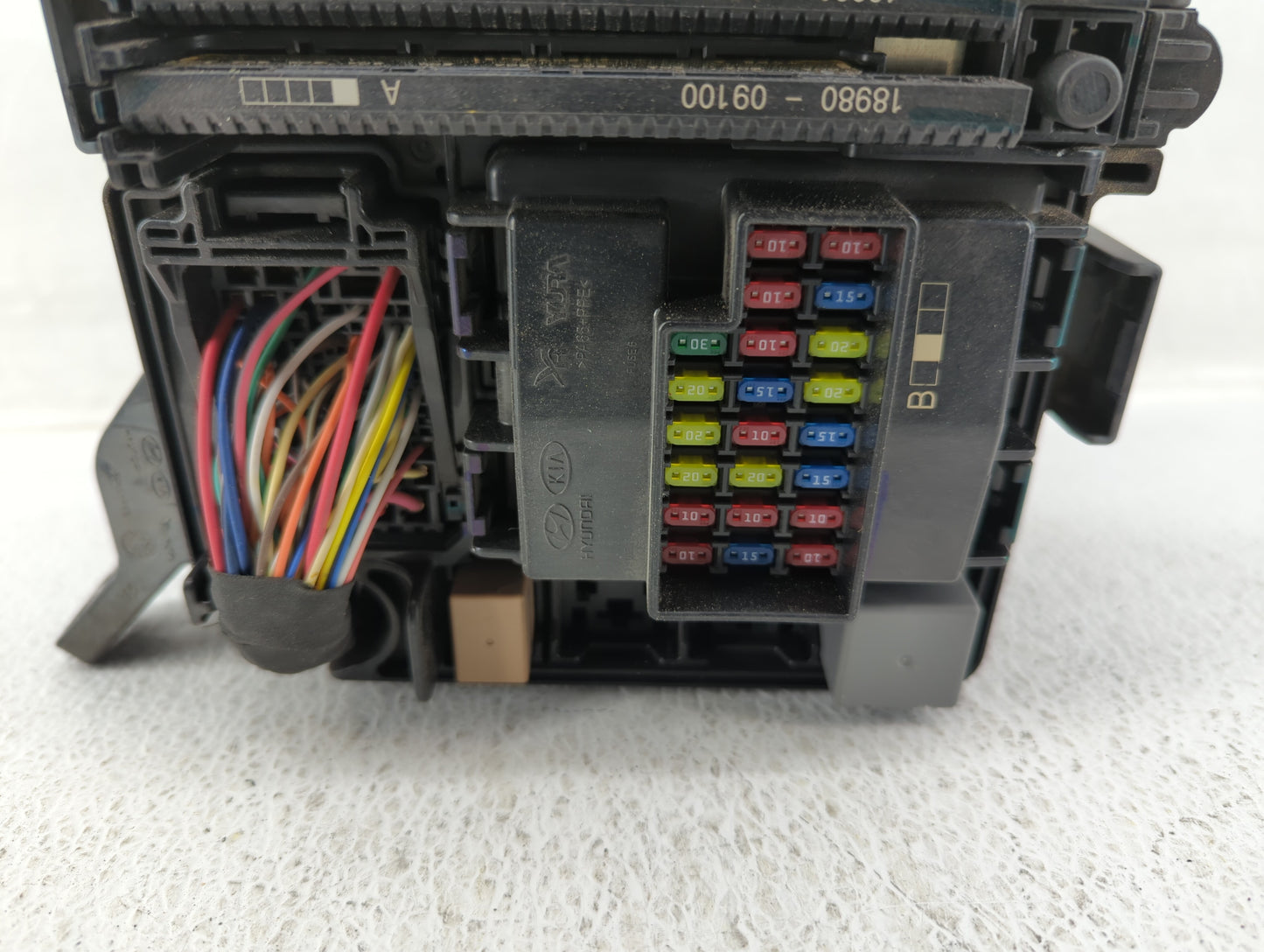 2015 Hyundai Sonata Fusebox Fuse Box Panel Relay Module P/N:91277-C2570 91200-C2010, 91950-C1820 Fits OEM Used Auto Parts - 