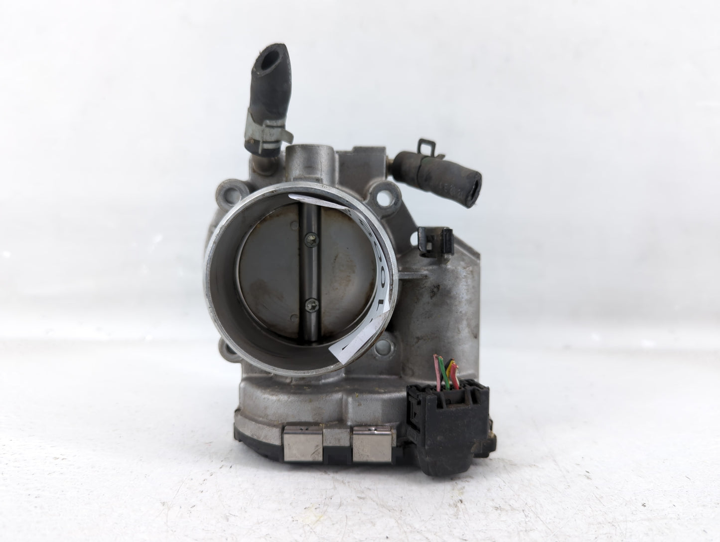2011-2015 Hyundai Sonata Throttle Body P/N:35100-2G800 Fits Fits 2011 2012 2013 2014 2015 2016 OEM Used Auto Parts - Oemused