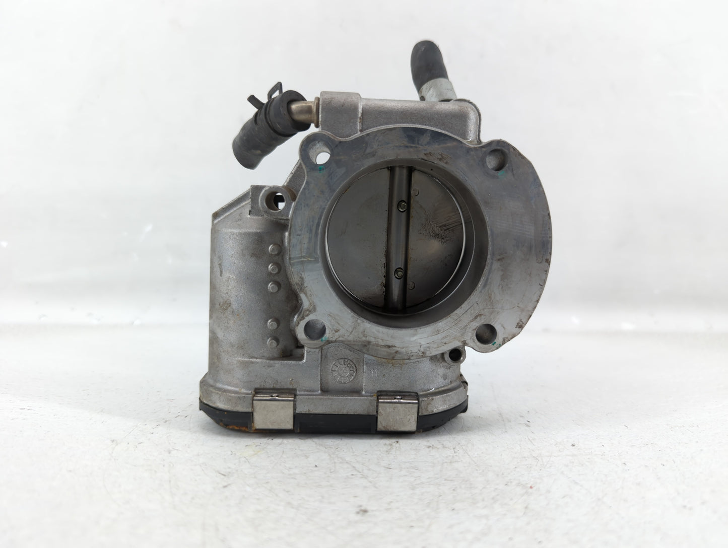 2011-2015 Hyundai Sonata Throttle Body P/N:35100-2G800 Fits Fits 2011 2012 2013 2014 2015 2016 OEM Used Auto Parts - Oemused