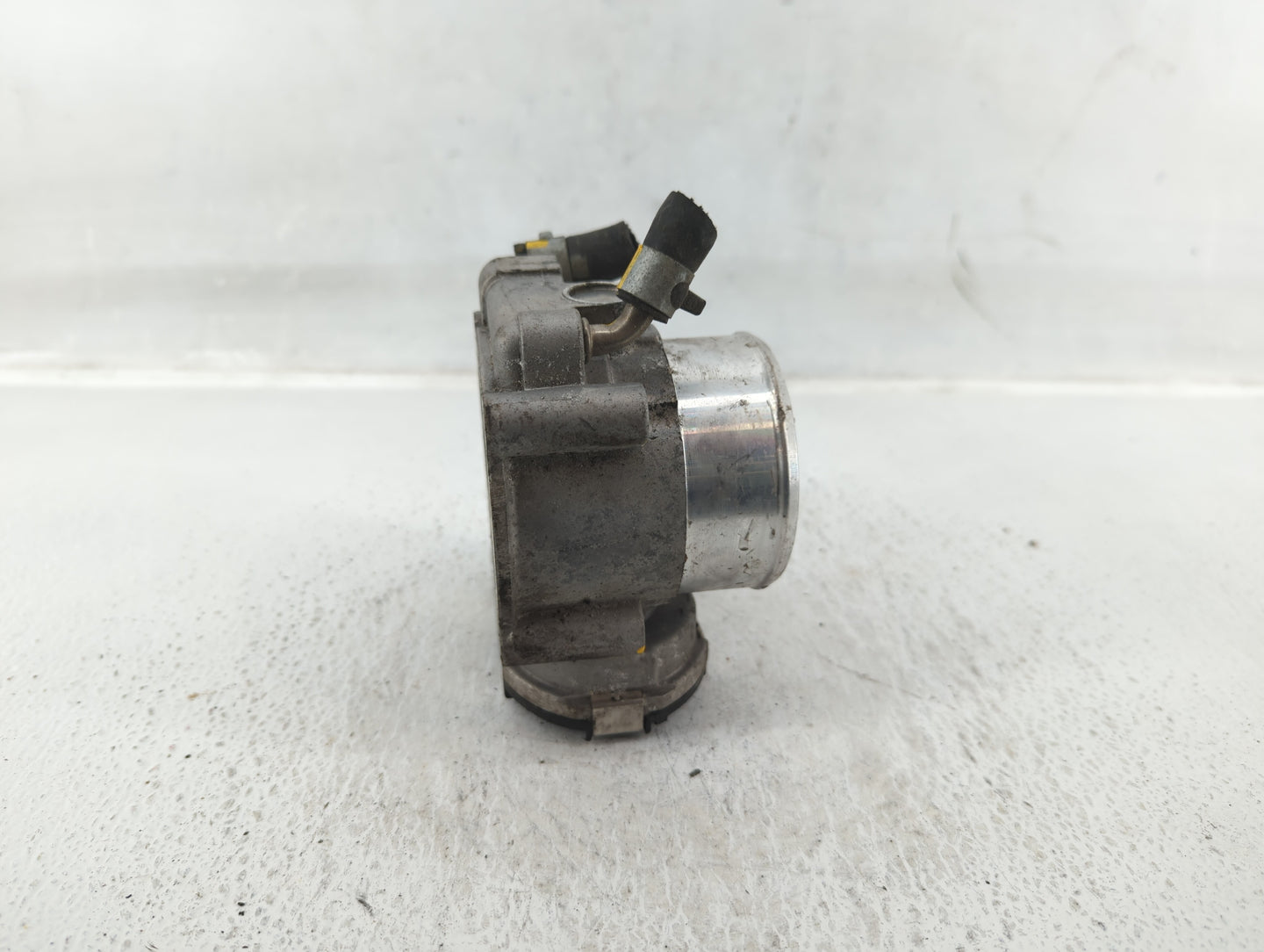 2015-2019 Hyundai Sonata Throttle Body P/N:35100-2G600 Fits Fits 2015 2016 2017 2018 2019 2020 2021 OEM Used Auto Parts - Oe