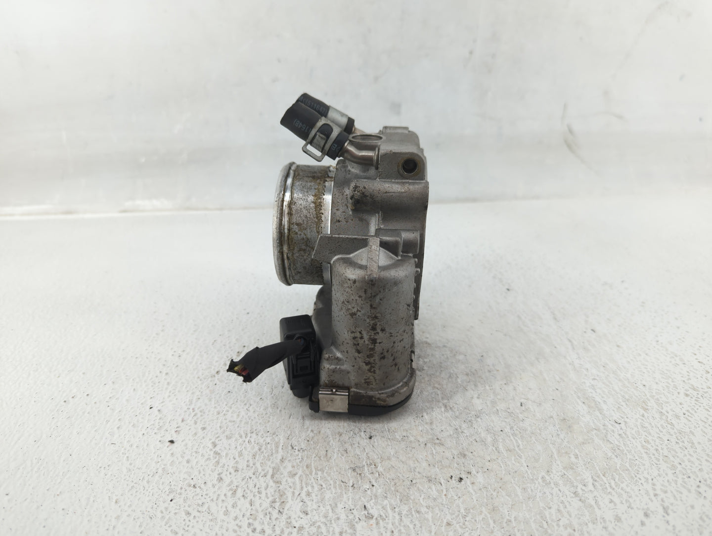2015-2019 Hyundai Sonata Throttle Body P/N:35100-2G610 Fits Fits 2015 2016 2017 2018 2019 2020 2021 OEM Used Auto Parts - Oe