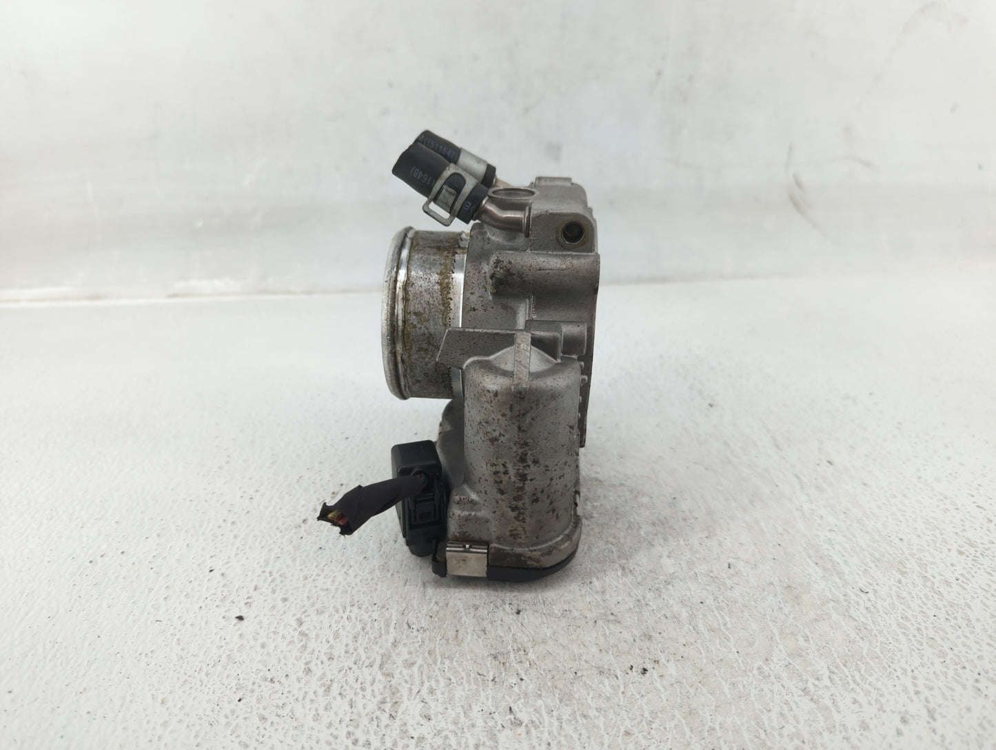 2015-2019 Hyundai Sonata Throttle Body P/N:35100-2G610 Fits Fits 2015 2016 2017 2018 2019 2020 2021 OEM Used Auto Parts - Oe