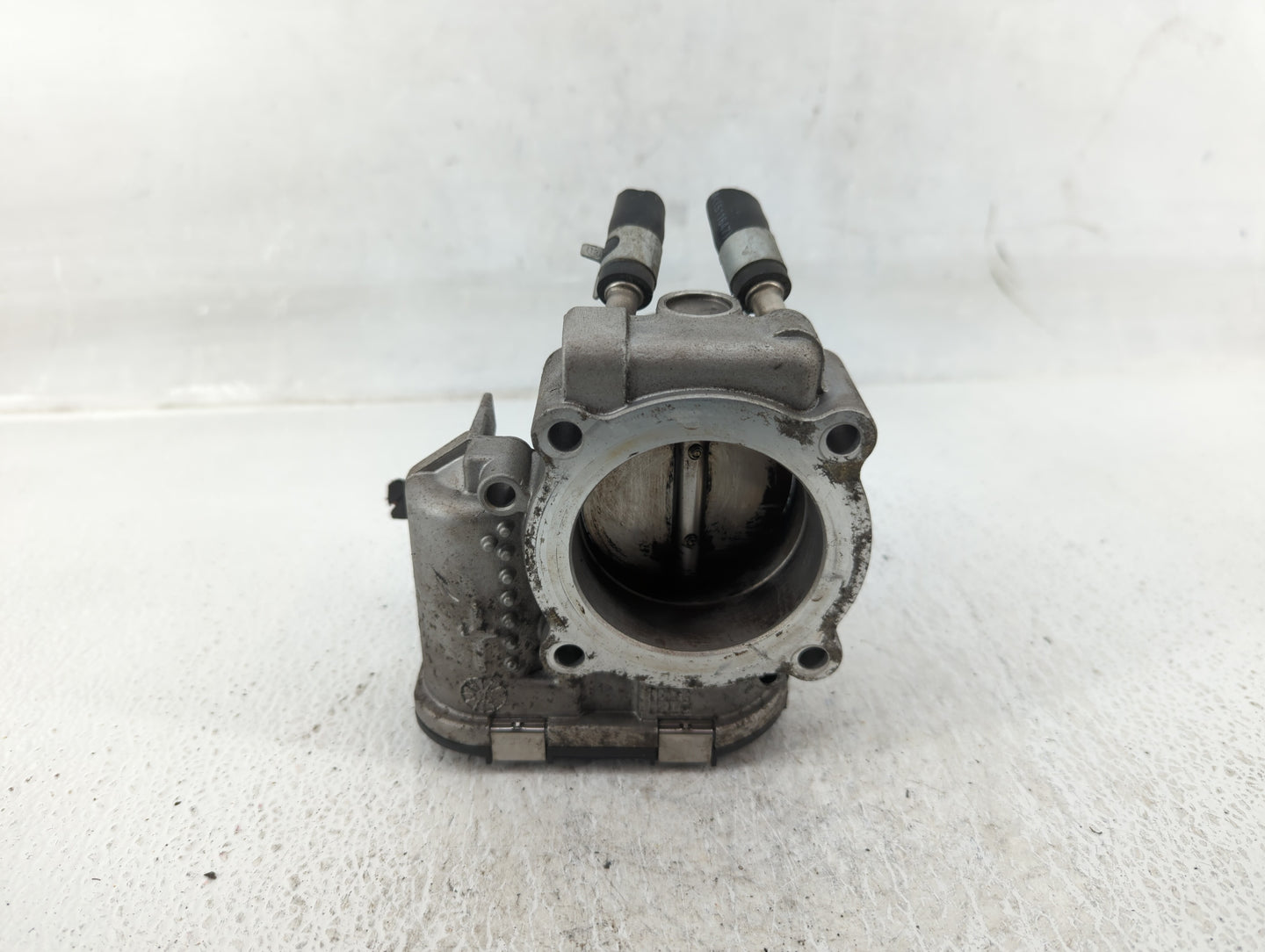 2015-2019 Hyundai Sonata Throttle Body P/N:35100-2G610 Fits Fits 2015 2016 2017 2018 2019 2020 2021 OEM Used Auto Parts - Oe