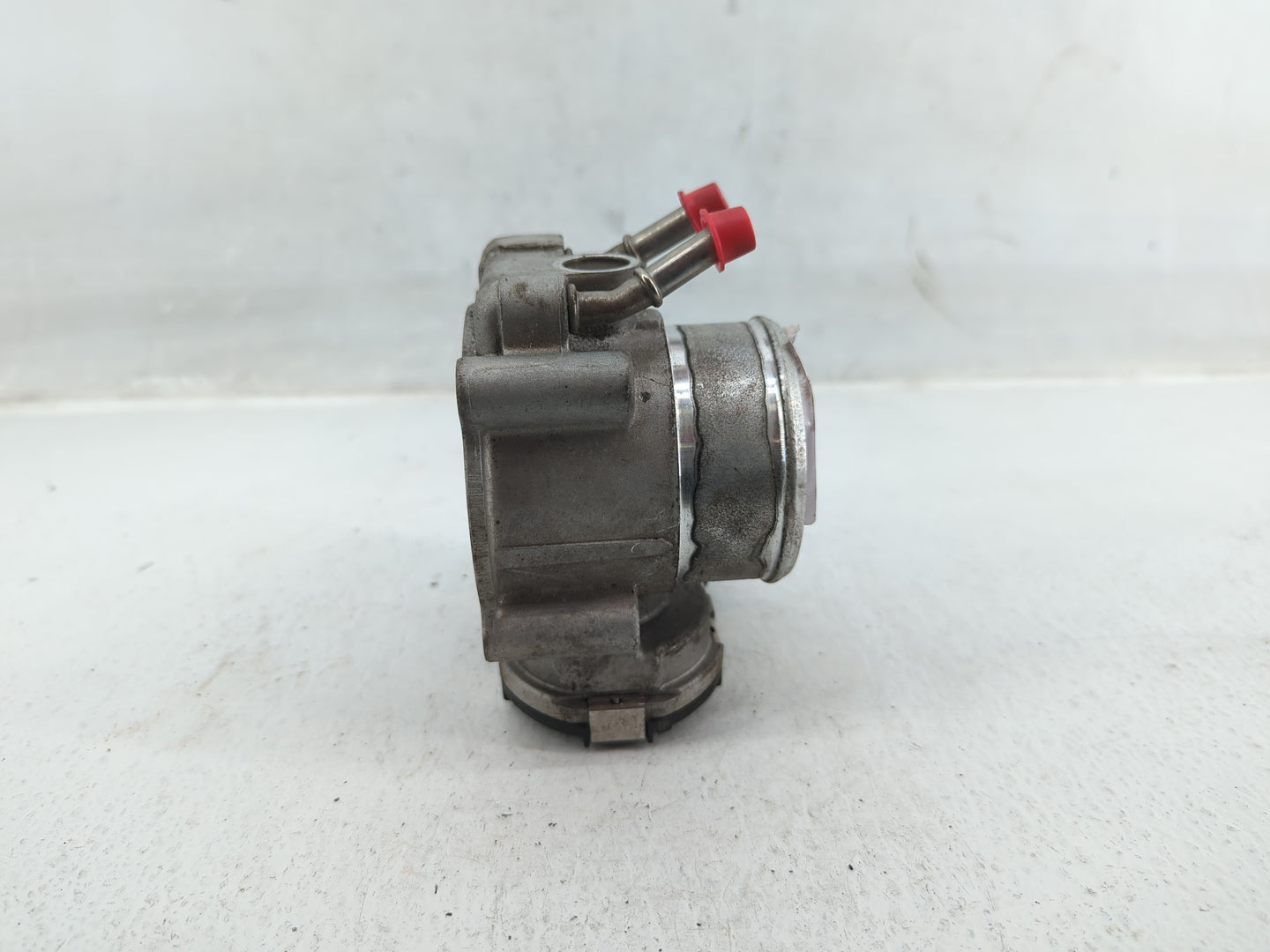 2015-2019 Hyundai Sonata Throttle Body P/N:35100-2G610 Fits Fits 2015 2016 2017 2018 2019 2020 2021 OEM Used Auto Parts - Oe