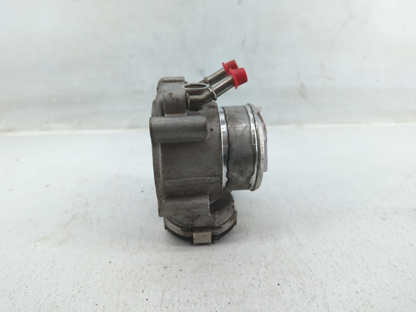 2015-2019 Hyundai Sonata Throttle Body P/N:35100-2G610 Fits Fits 2015 2016 2017 2018 2019 2020 2021 OEM Used Auto Parts - Oe