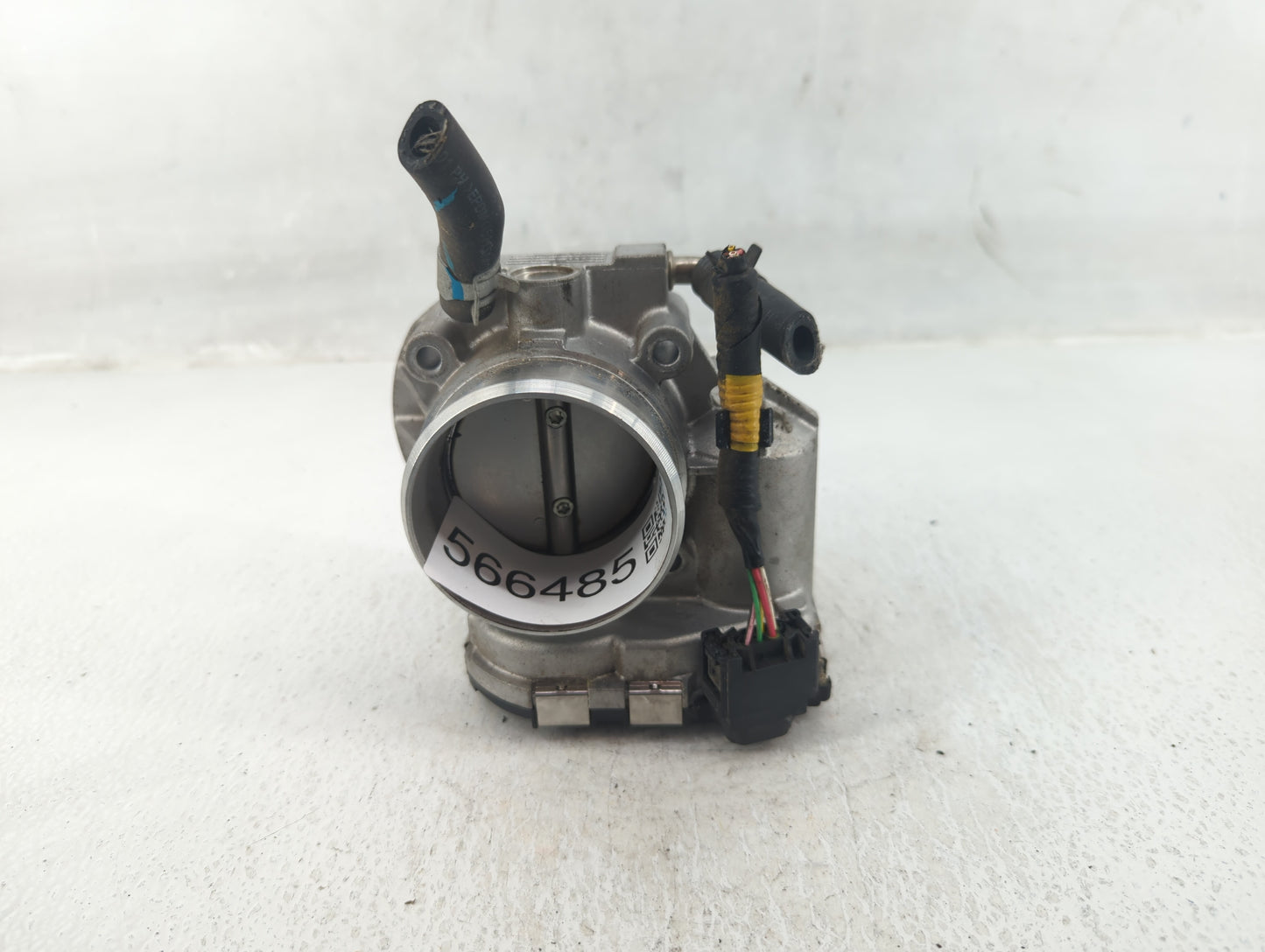 2011-2015 Hyundai Sonata Throttle Body P/N:35100-2G800 Fits Fits 2011 2012 2013 2014 2015 2016 OEM Used Auto Parts - Oemused