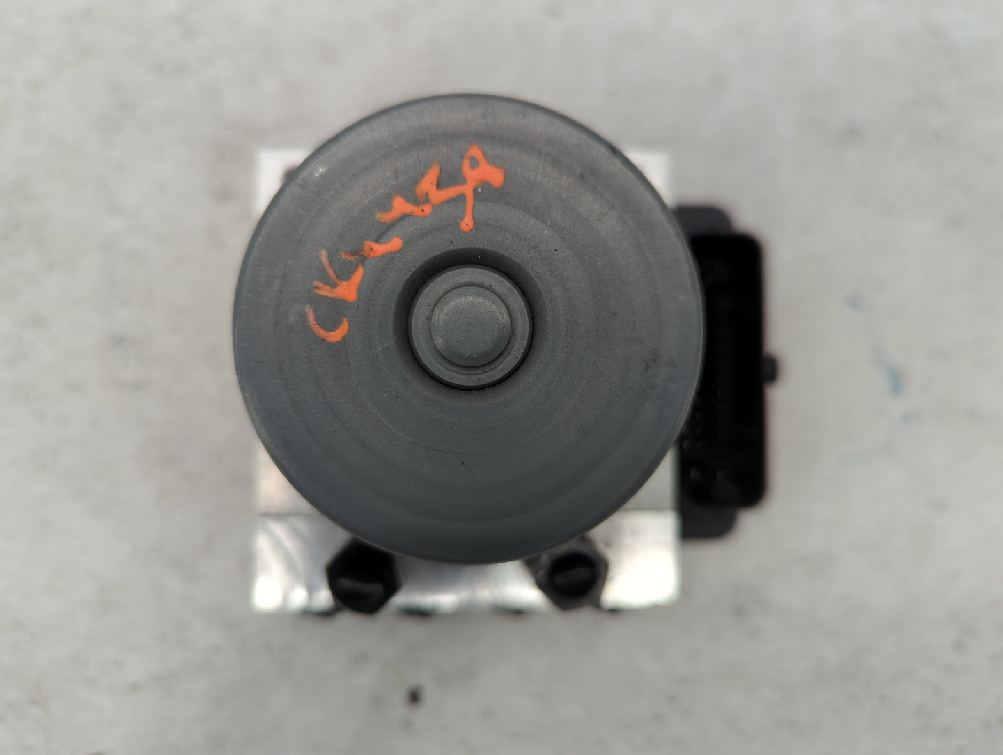 2015 Hyundai Sonata ABS Pump Control Module Replacement P/N:58920-C2200 Fits OEM Used Auto Parts - Oemusedautoparts1.com