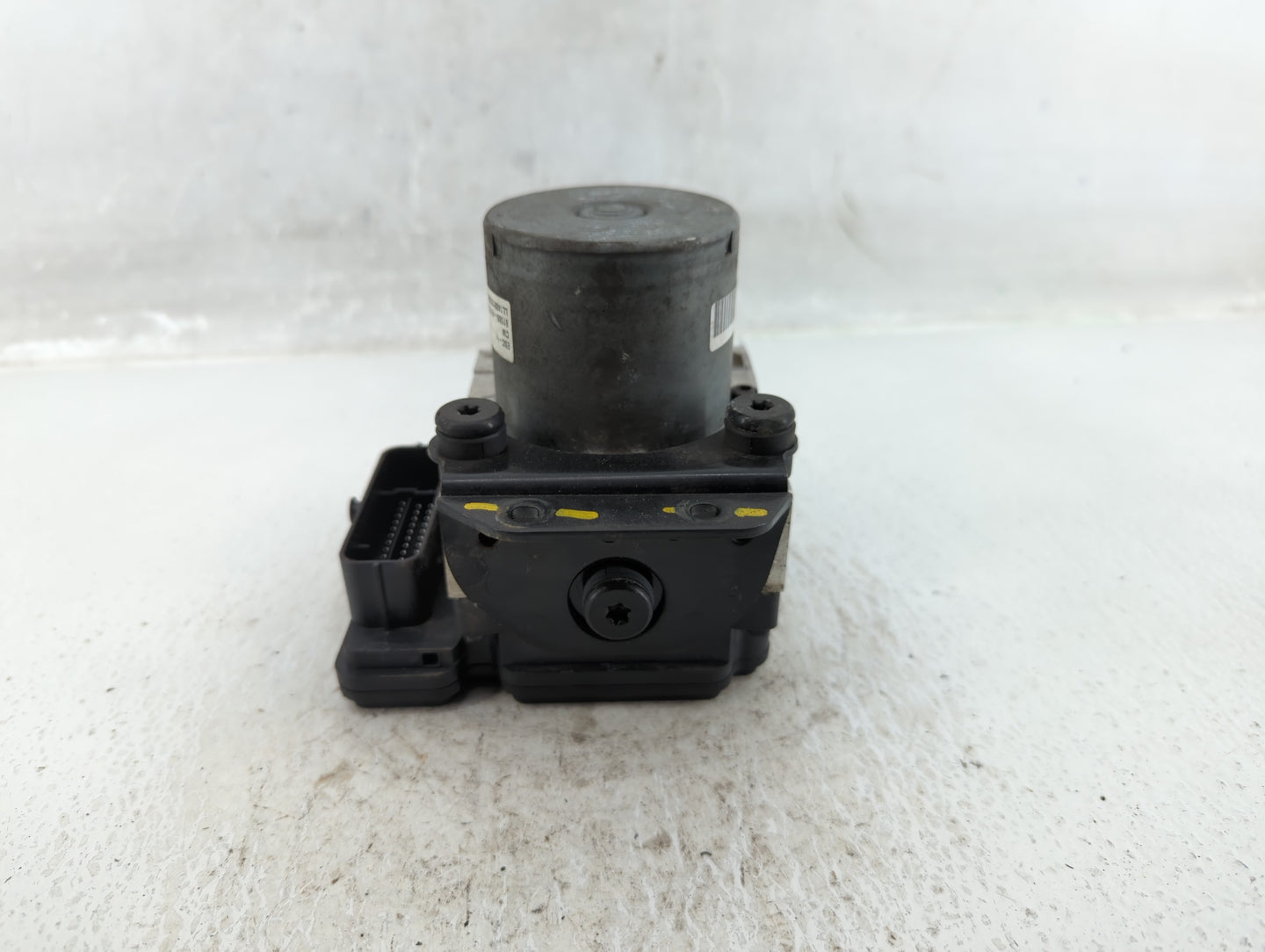 2015 Hyundai Sonata ABS Pump Control Module Replacement P/N:61589-45100 Fits OEM Used Auto Parts - Oemusedautoparts1.com