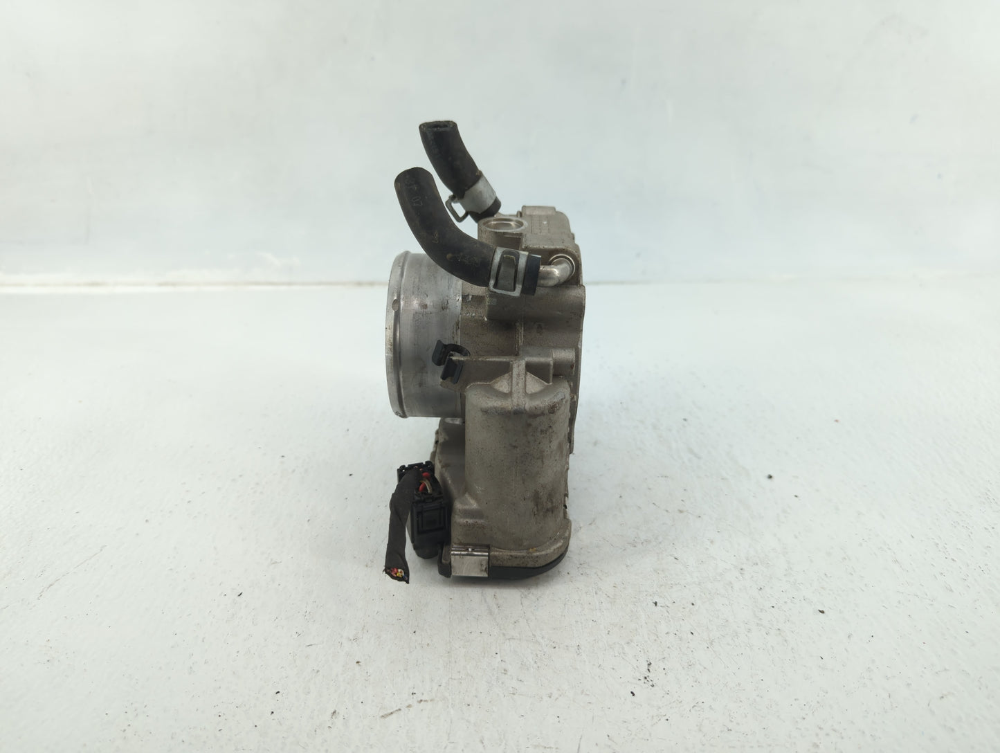 2015-2019 Hyundai Sonata Throttle Body P/N:0 280 750 618 35100-2G600 Fits Fits 2015 2016 2017 2018 2019 2020 2021 OEM Used A