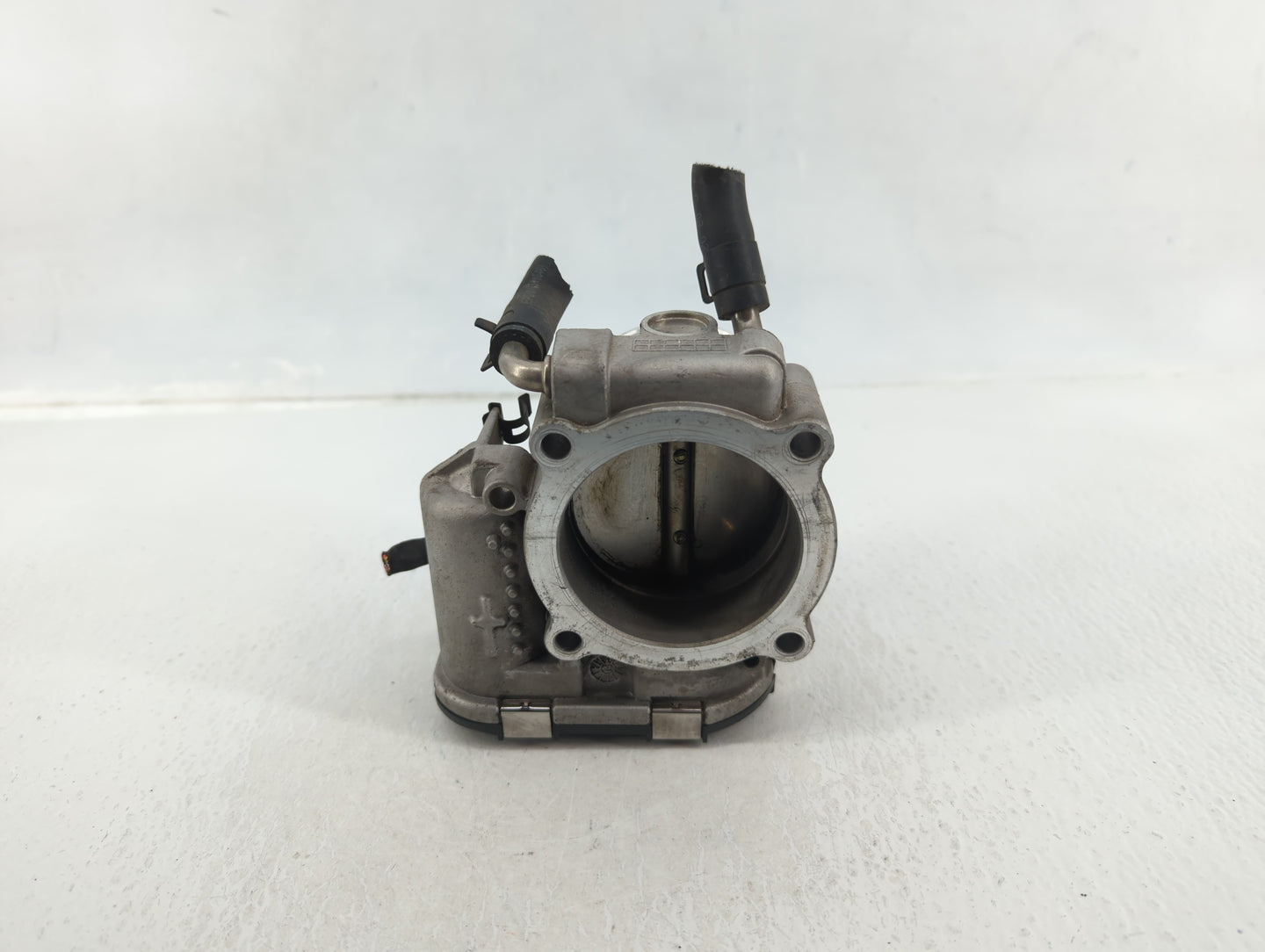 2015-2019 Hyundai Sonata Throttle Body P/N:35100-2G600 Fits Fits 2015 2016 2017 2018 2019 2020 2021 OEM Used Auto Parts - Oe