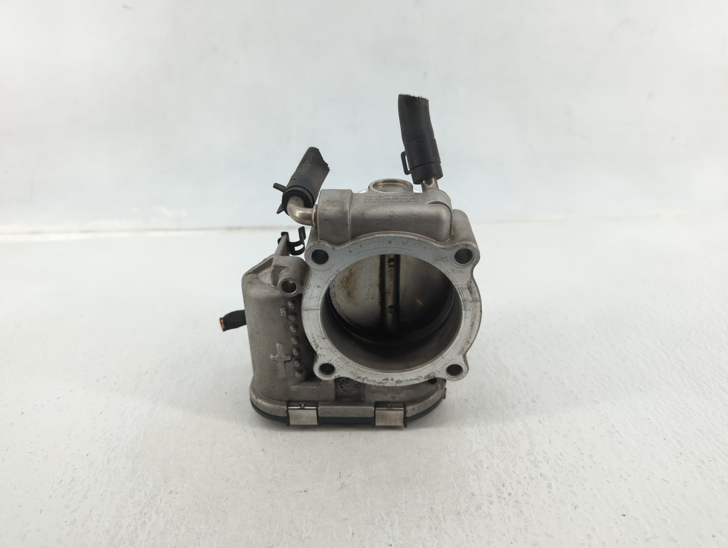 2015-2019 Hyundai Sonata Throttle Body P/N:35100-2G600 Fits Fits 2015 2016 2017 2018 2019 2020 2021 OEM Used Auto Parts - Oe