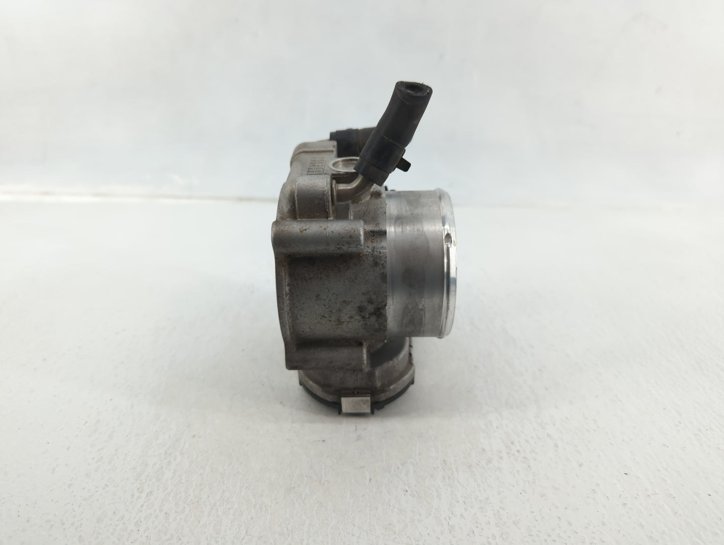 2015-2019 Hyundai Sonata Throttle Body P/N:35100-2G600 Fits Fits 2015 2016 2017 2018 2019 2020 2021 OEM Used Auto Parts - Oe