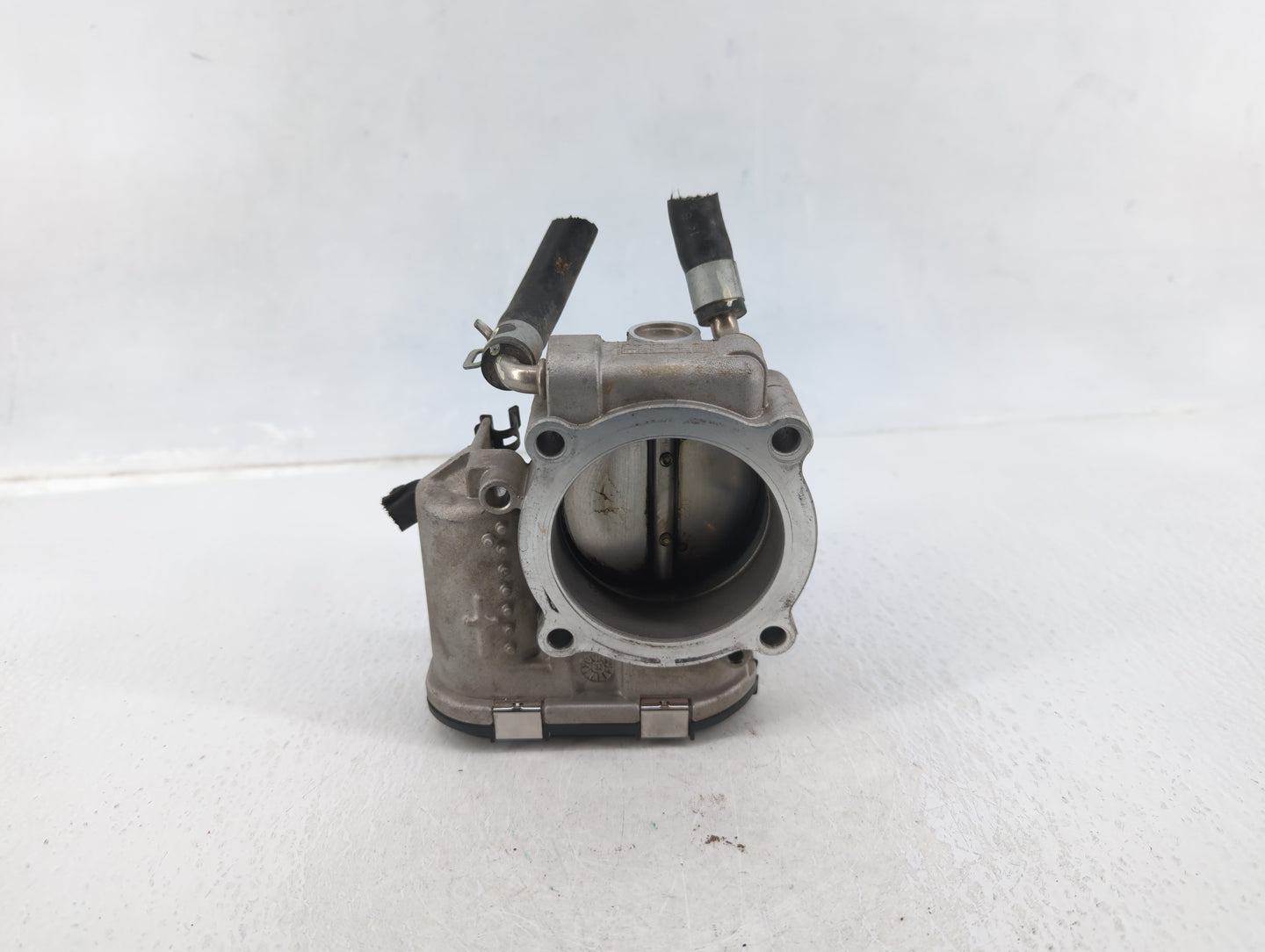 2015-2019 Hyundai Sonata Throttle Body P/N:35100-2G600 Fits Fits 2015 2016 2017 2018 2019 2020 2021 OEM Used Auto Parts - Oe